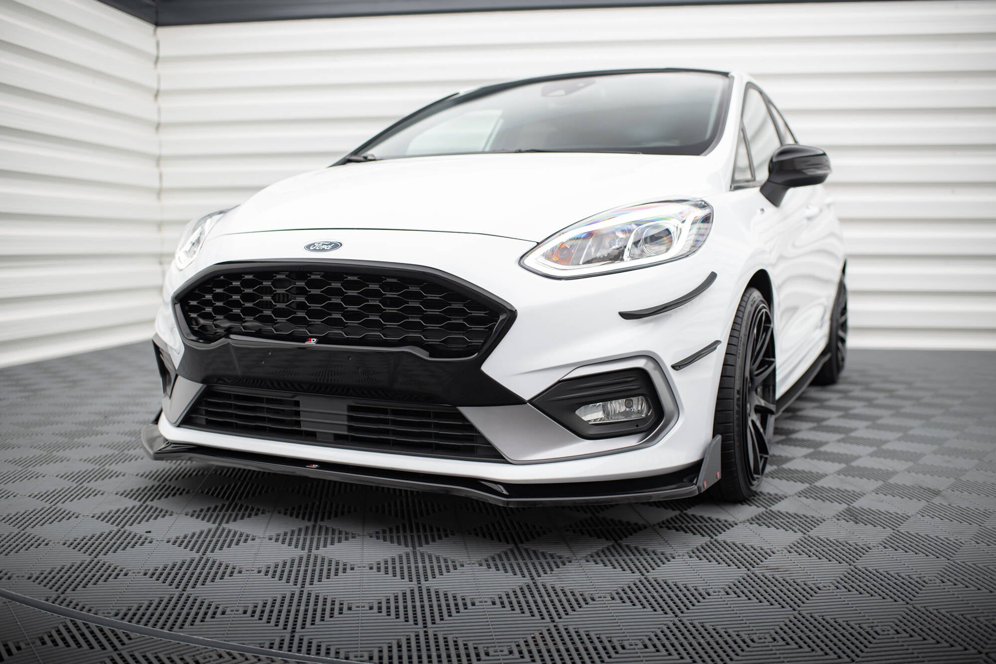 Frontlippe V4 + Flaps für Ford Fiesta ST / ST-Line