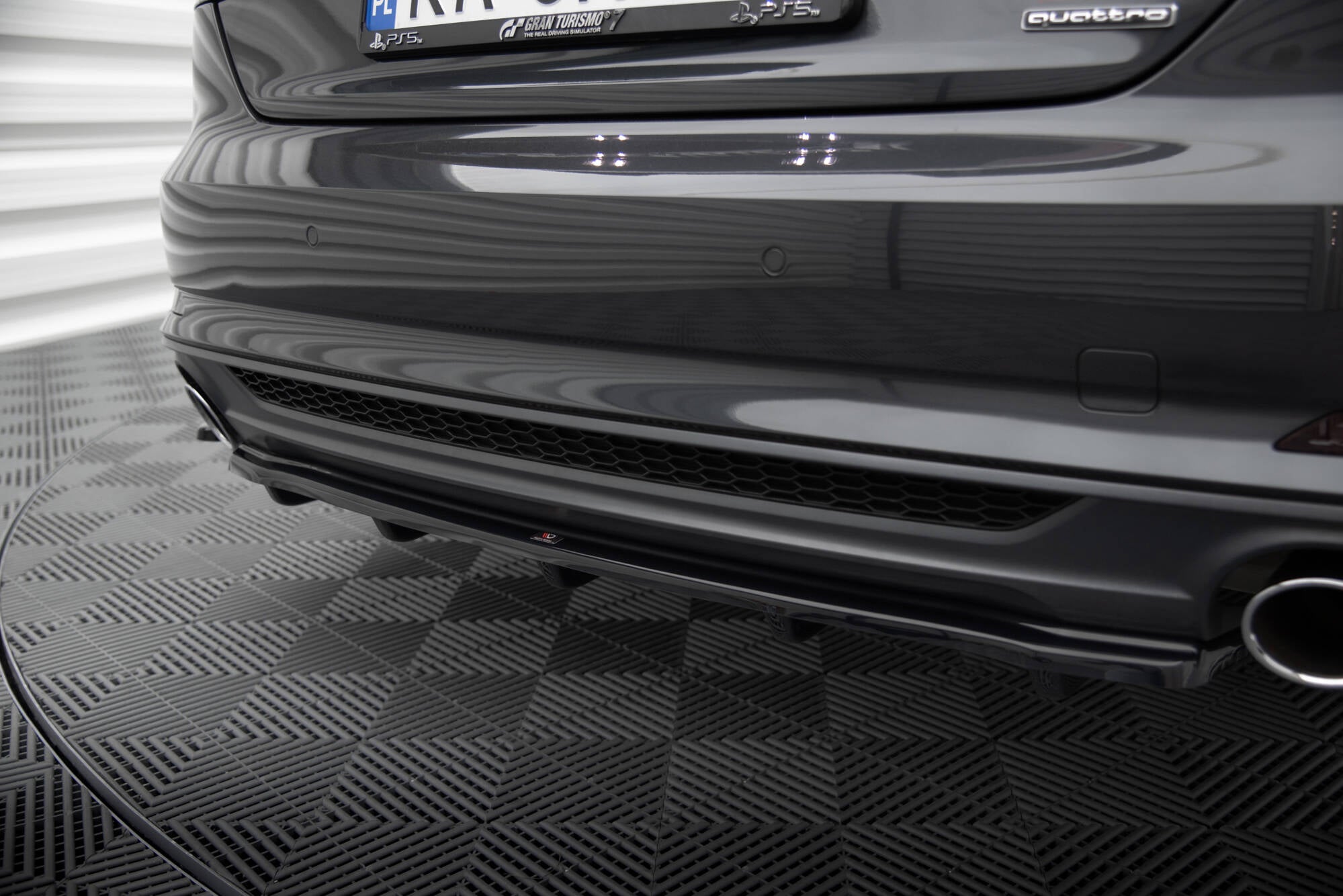 Heckansatz für Audi A5 S - Line F5 Coupe / Sportback (mit einem vertikalen balken)