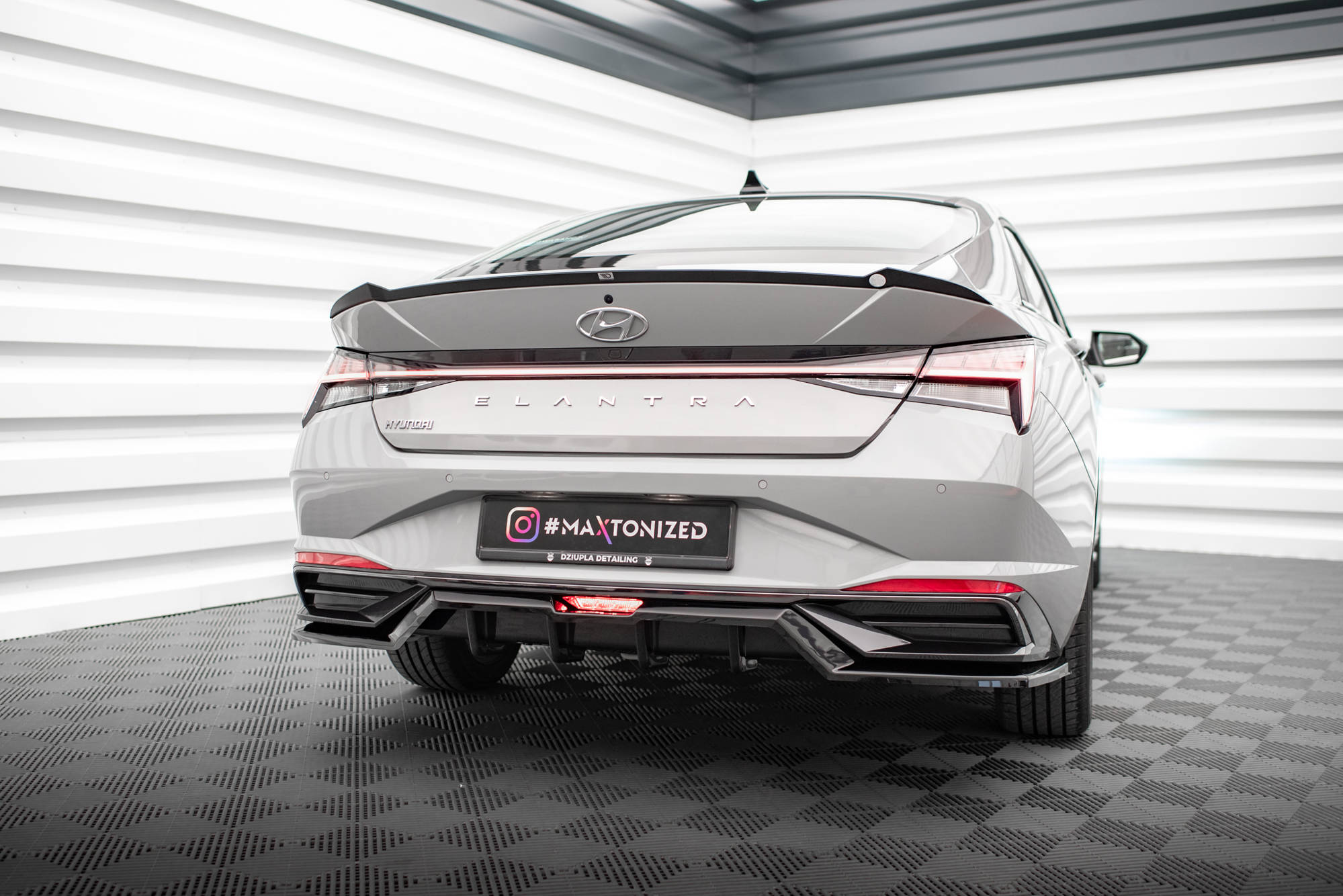Mittlerer Cup Diffusor DTM Look Heck Ansatz für Hyundai Elantra Mk7