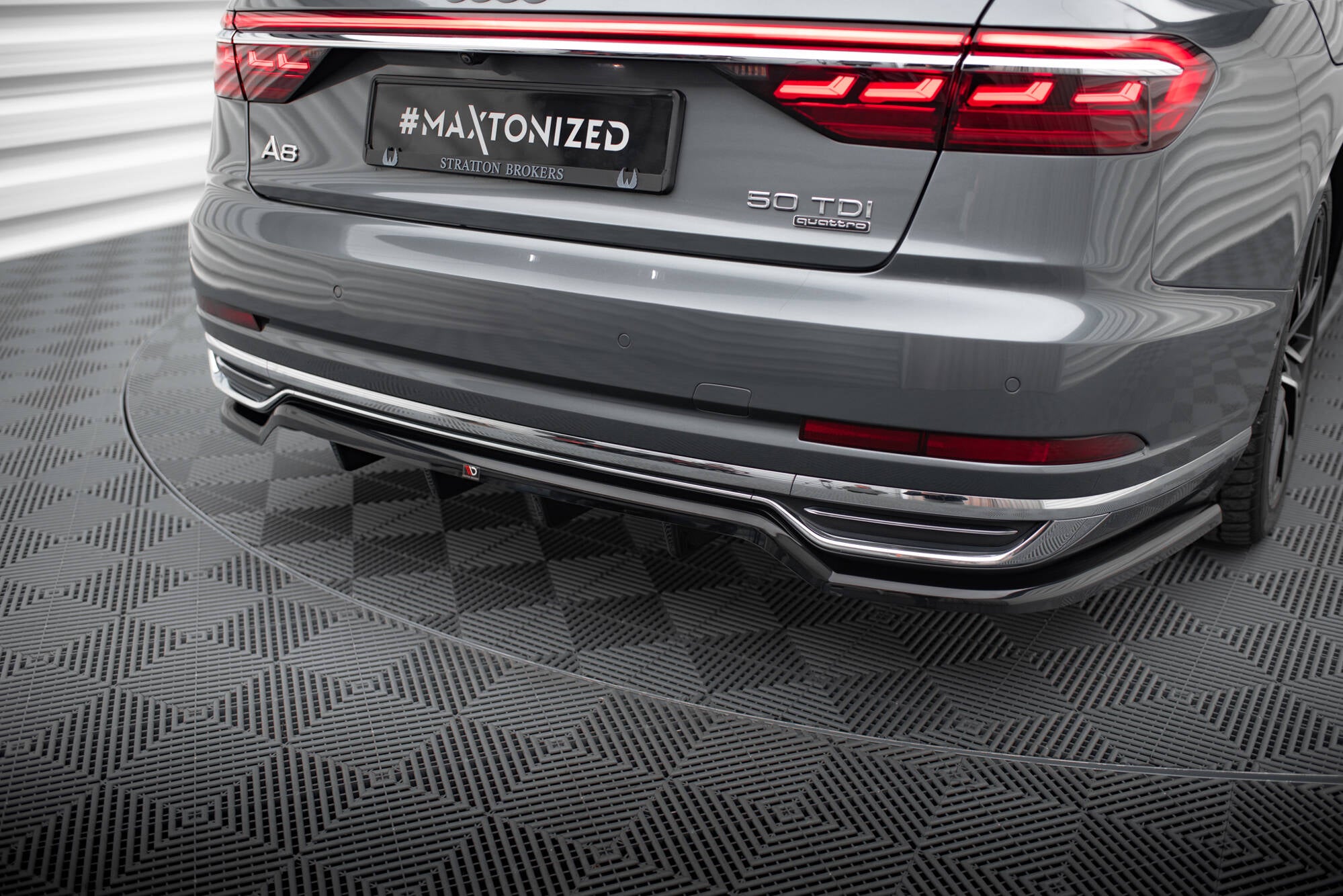 Mittlerer Cup Diffusor DTM Look Heck Ansatz für Audi A8 D5