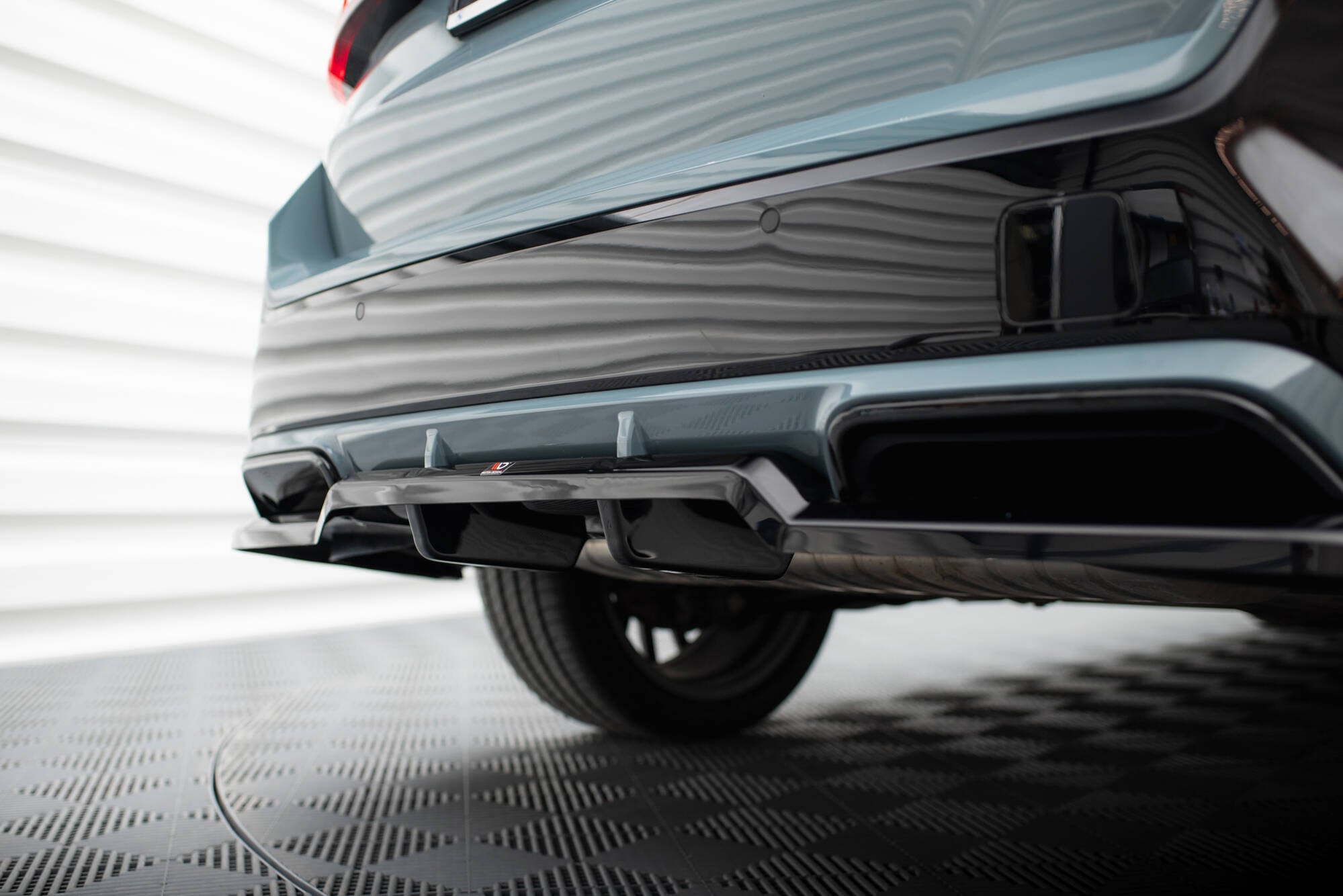 Mittlerer Cup Diffusor DTM Look Heck Ansatz für BMW X1 M-Paket U11