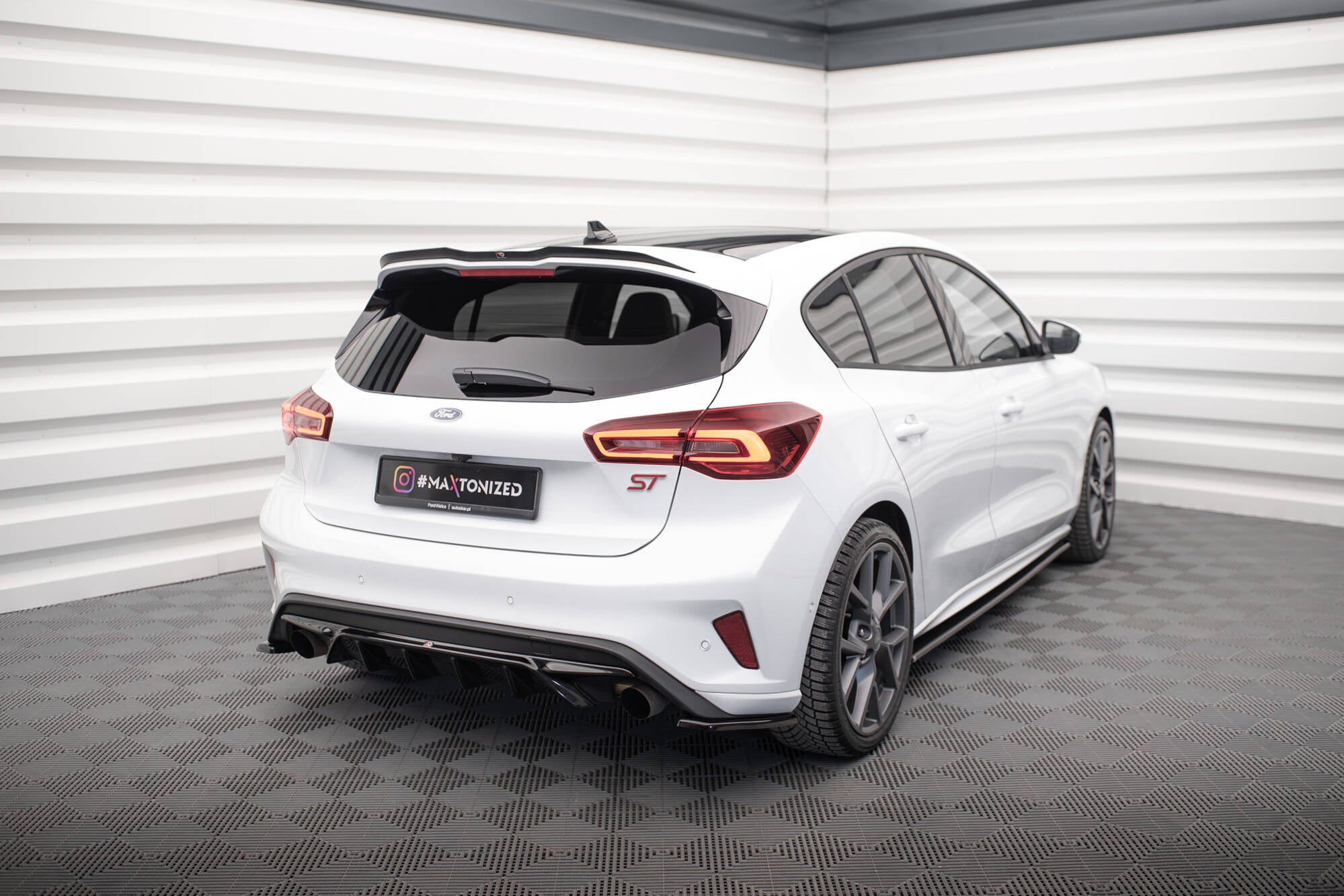 Heck Ansatz Flaps Diffusor V1 für Ford Focus ST Mk4
