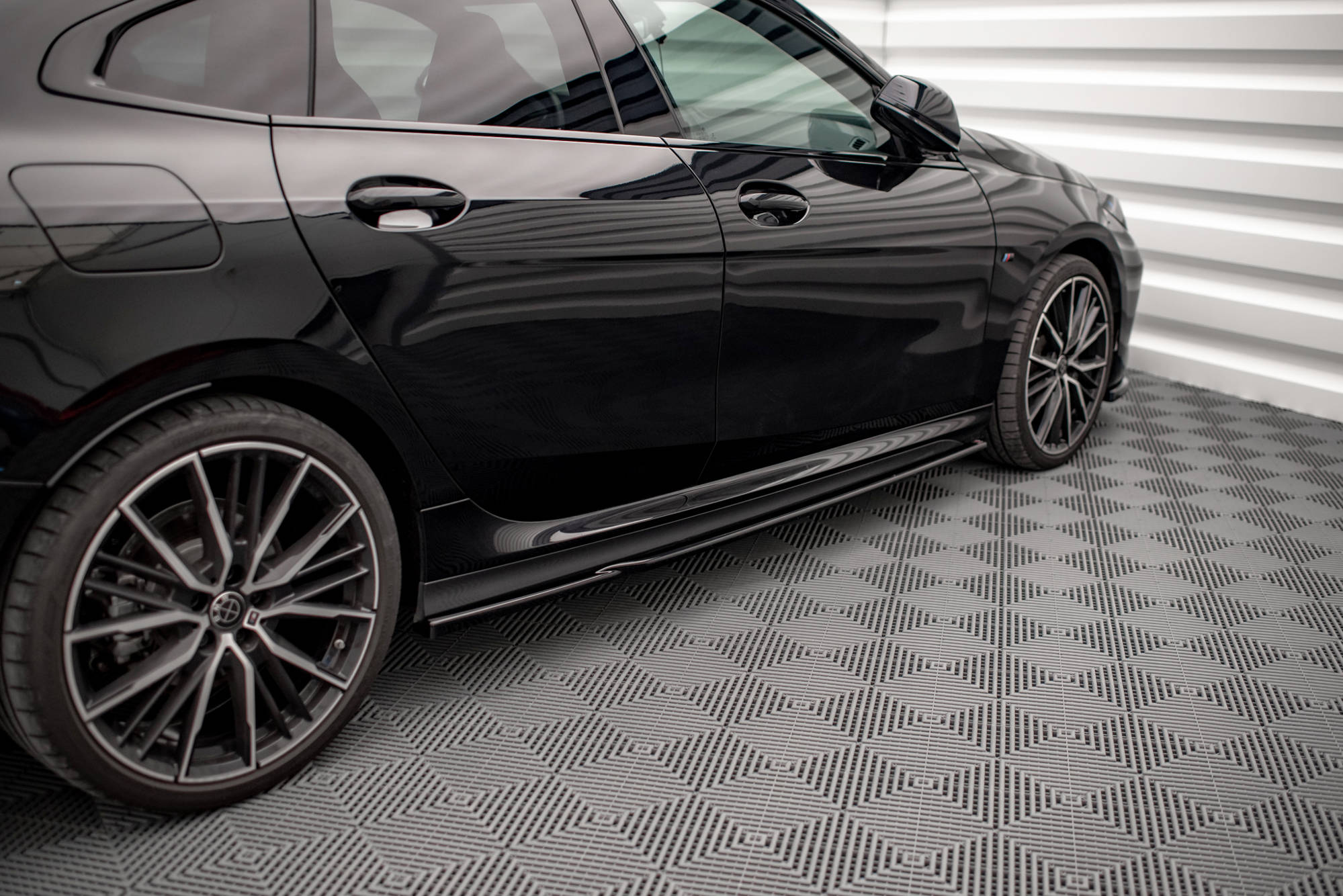 Seitenschweller V1 Ansatz für für BMW 2 Gran Coupe M - Paket / M235i F44 schwarz matt