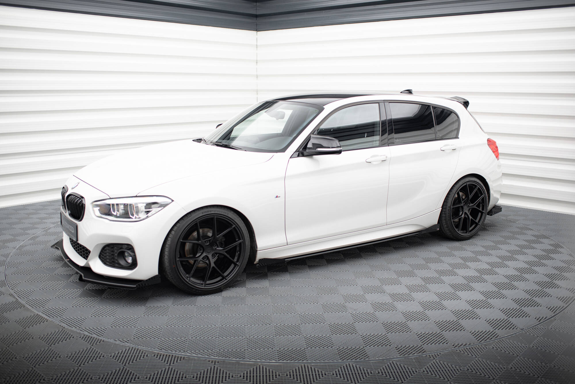 Street Pro Seitenschweller V2 Ansatz für für + Flaps BMW 1er F20 M135i / M140i / M - Paket
