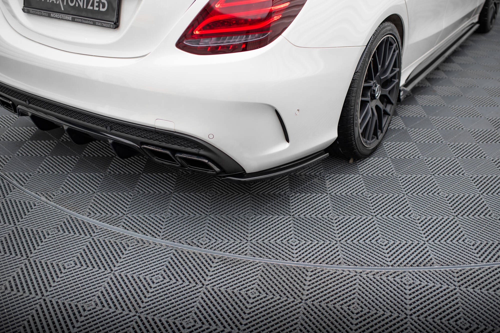 Heck Ansatz Flaps Diffusor für Mercedes C-Klasse S205 63 AMG