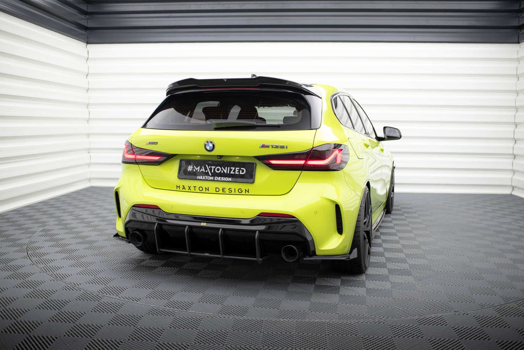 Hintere Seiten Flaps V1 für BMW 1er M - Paket / M135i / 128ti F40