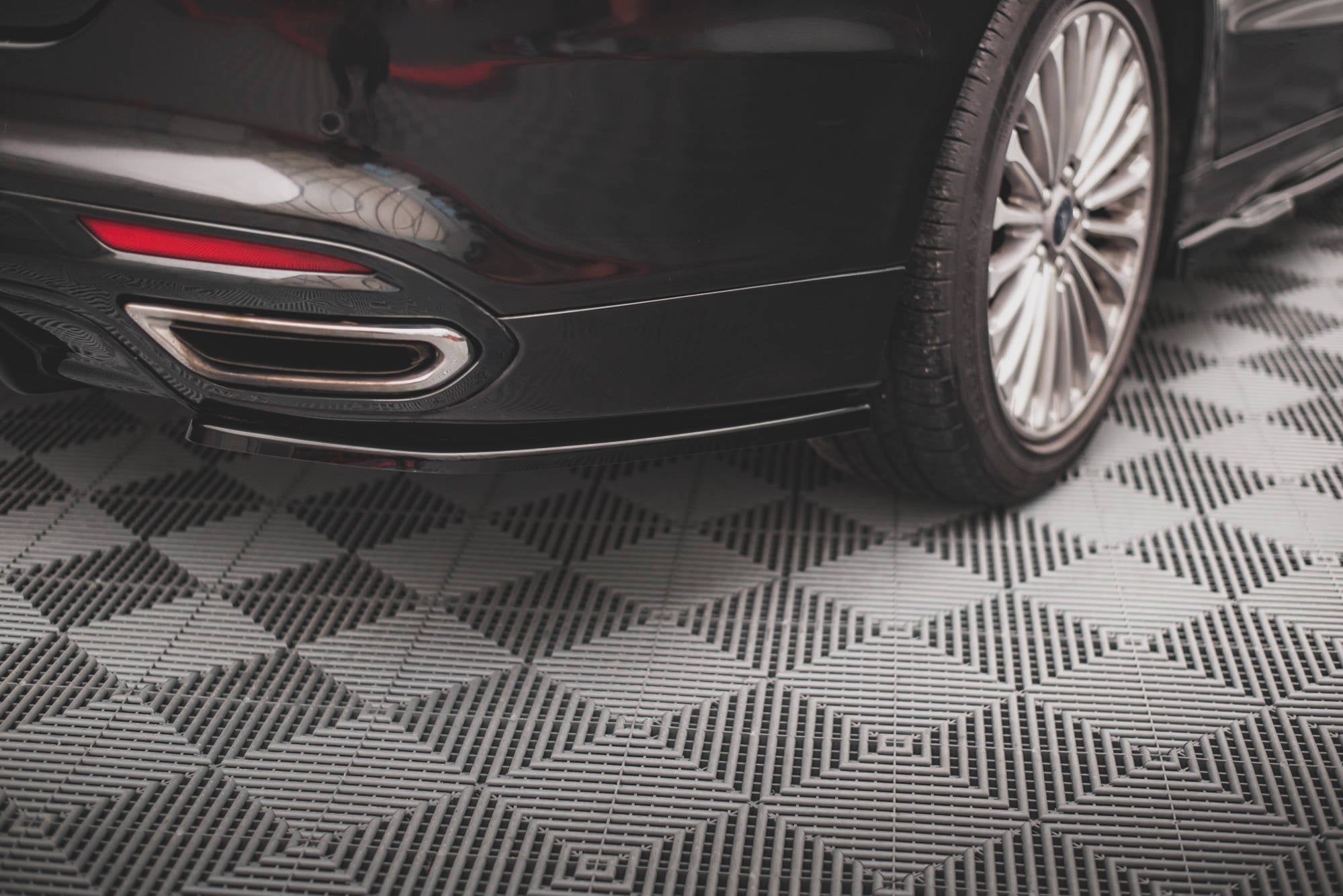Heck Ansatz Flaps Diffusor für Ford Mondeo Mk5
