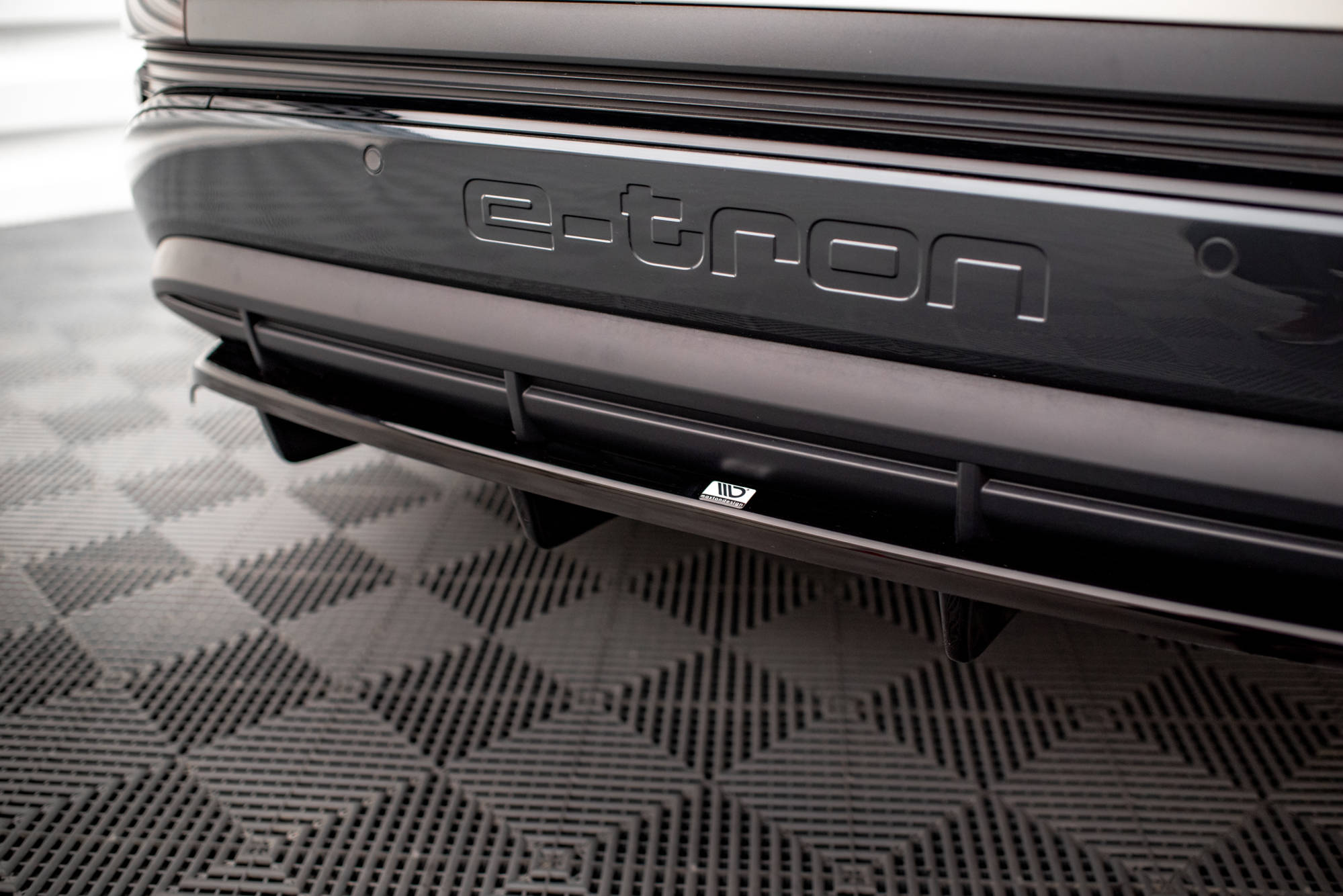 Mittlerer Cup Diffusor DTM Look Heck Ansatz für Audi Q4 e-tron Sportback S-line Mk1