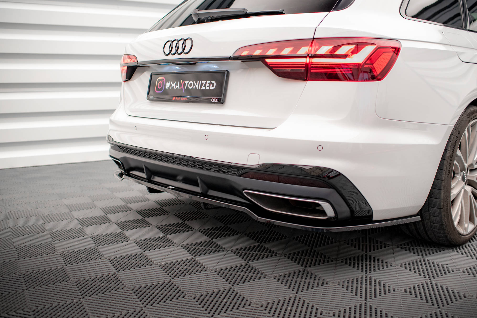 Mittlerer Cup Diffusor V1 DTM Look Heck Ansatz für Audi A4 S-Line B9 Facelift