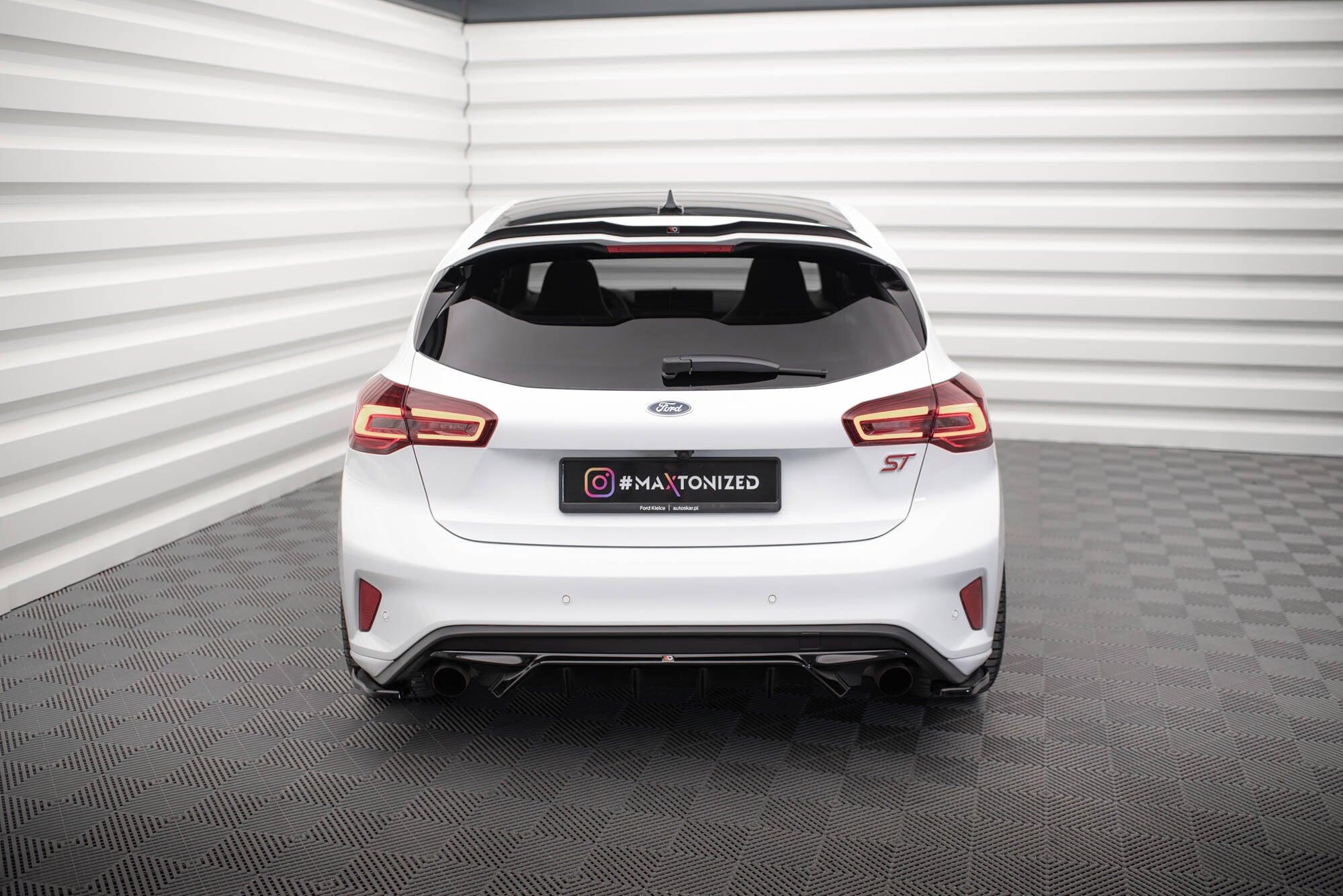 Diffusor V2 Heck Ansatz für Ford Focus Hatchback ST Mk4