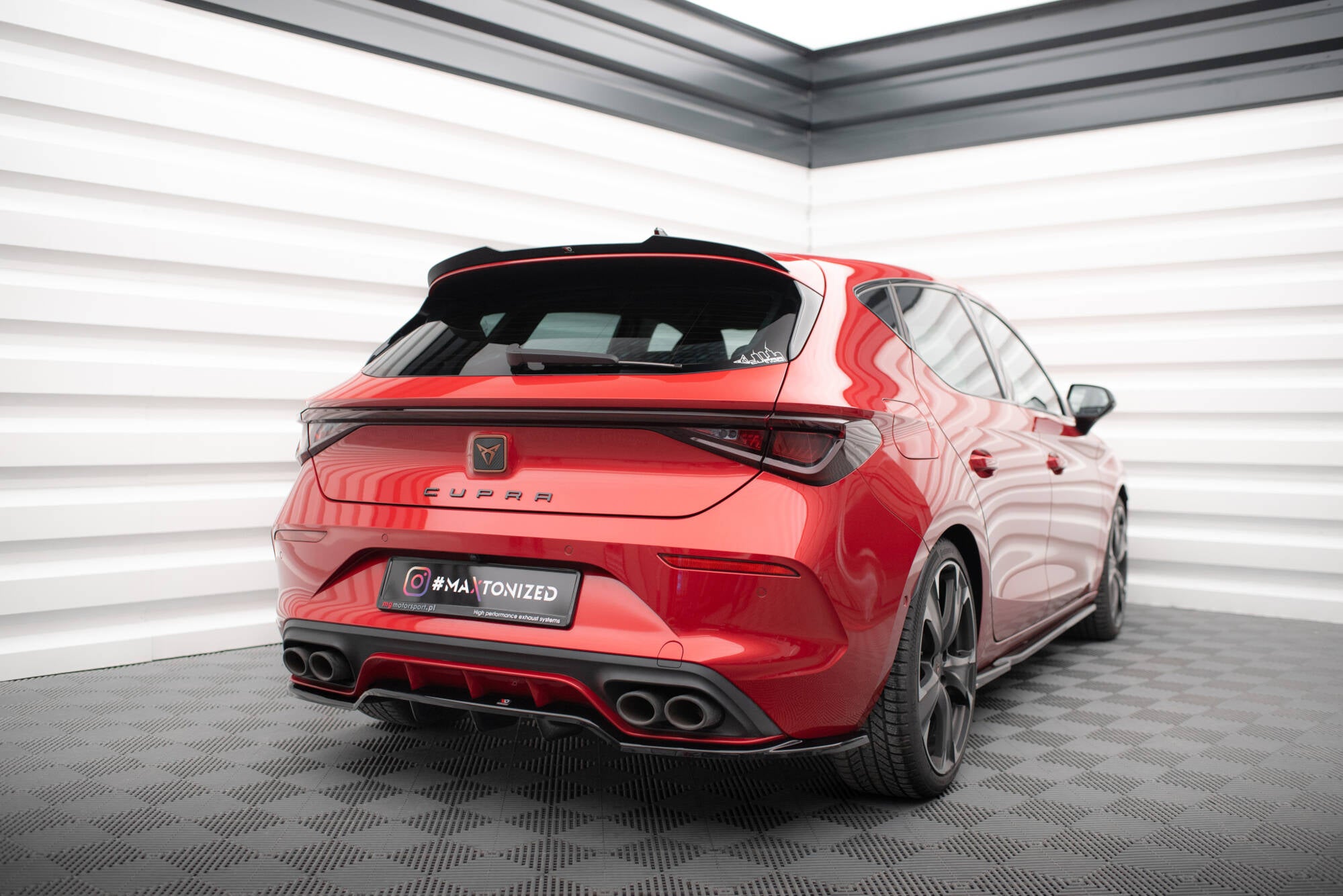 Mittlerer Cup Diffusor DTM Look Heck Ansatz für Cupra Leon Hatchback Mk1