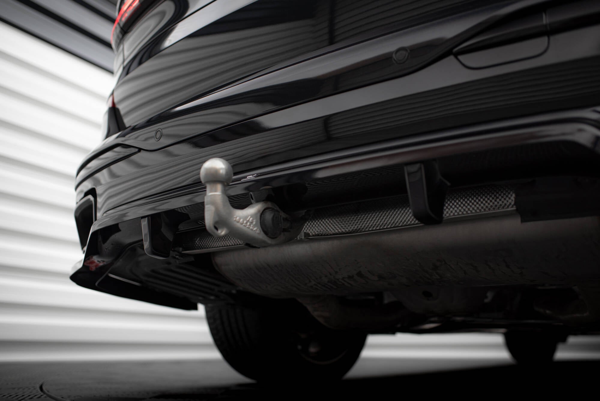 Mittlerer Cup Diffusor DTM Look Heck Ansatz für BMW X7 M-Paket G07 Facelift