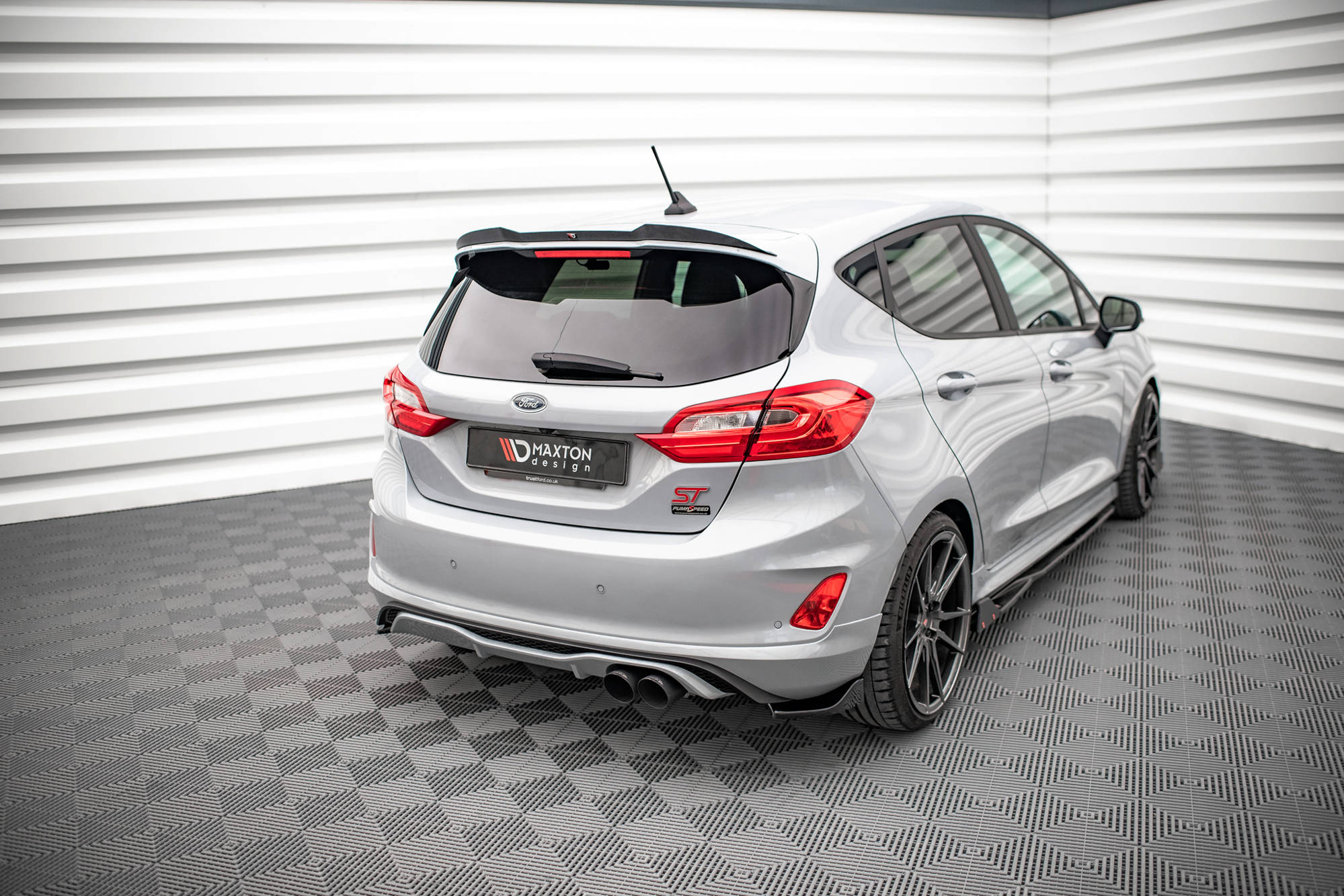 Heck Ansatz Flaps Diffusor V1 für Ford Fiesta ST Mk8