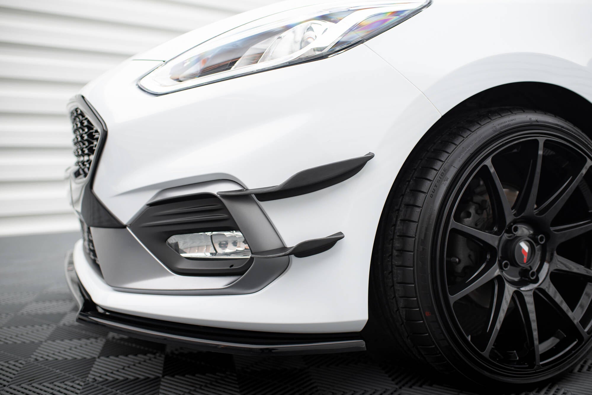 Stoßstangen Flaps V2 Wings vorne Canards für Ford Fiesta Mk8 ST / ST-Line