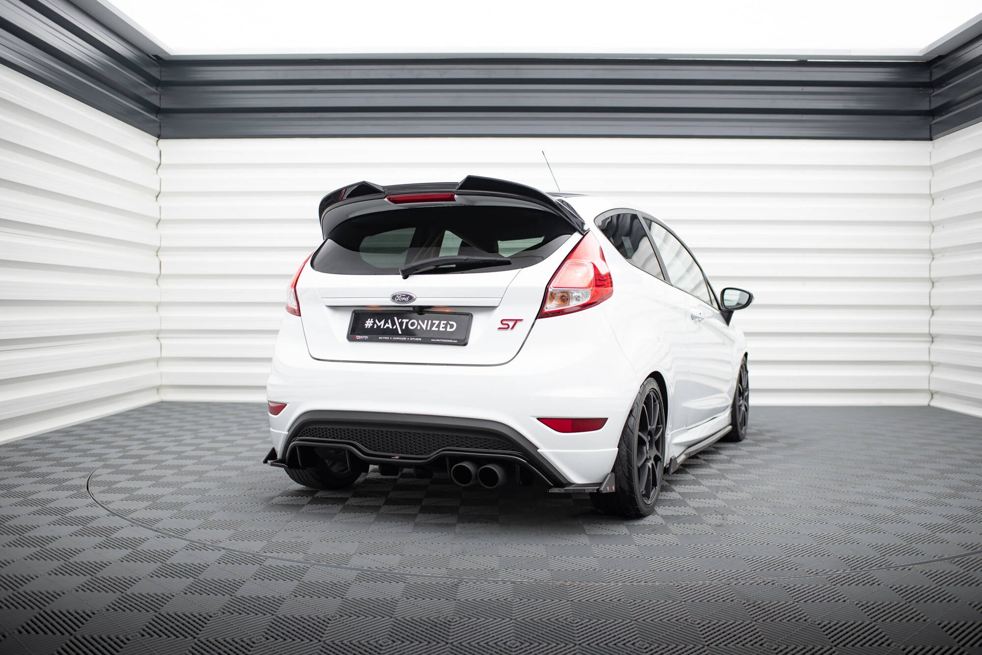 Heck Ansatz Flaps Diffusor V3 + Flaps für Ford Fiesta ST Mk7 Facelift