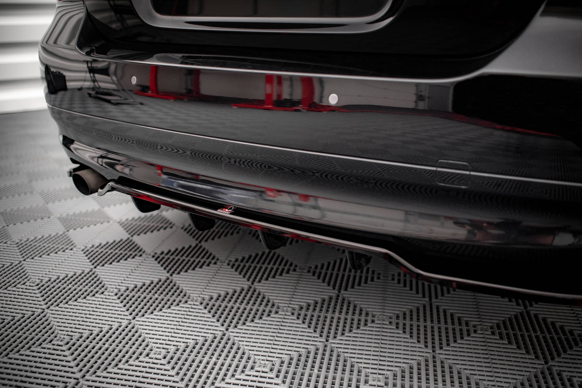 Mittlerer Cup Diffusor DTM Look Heck Ansatz für BMW 3er Limousine E90