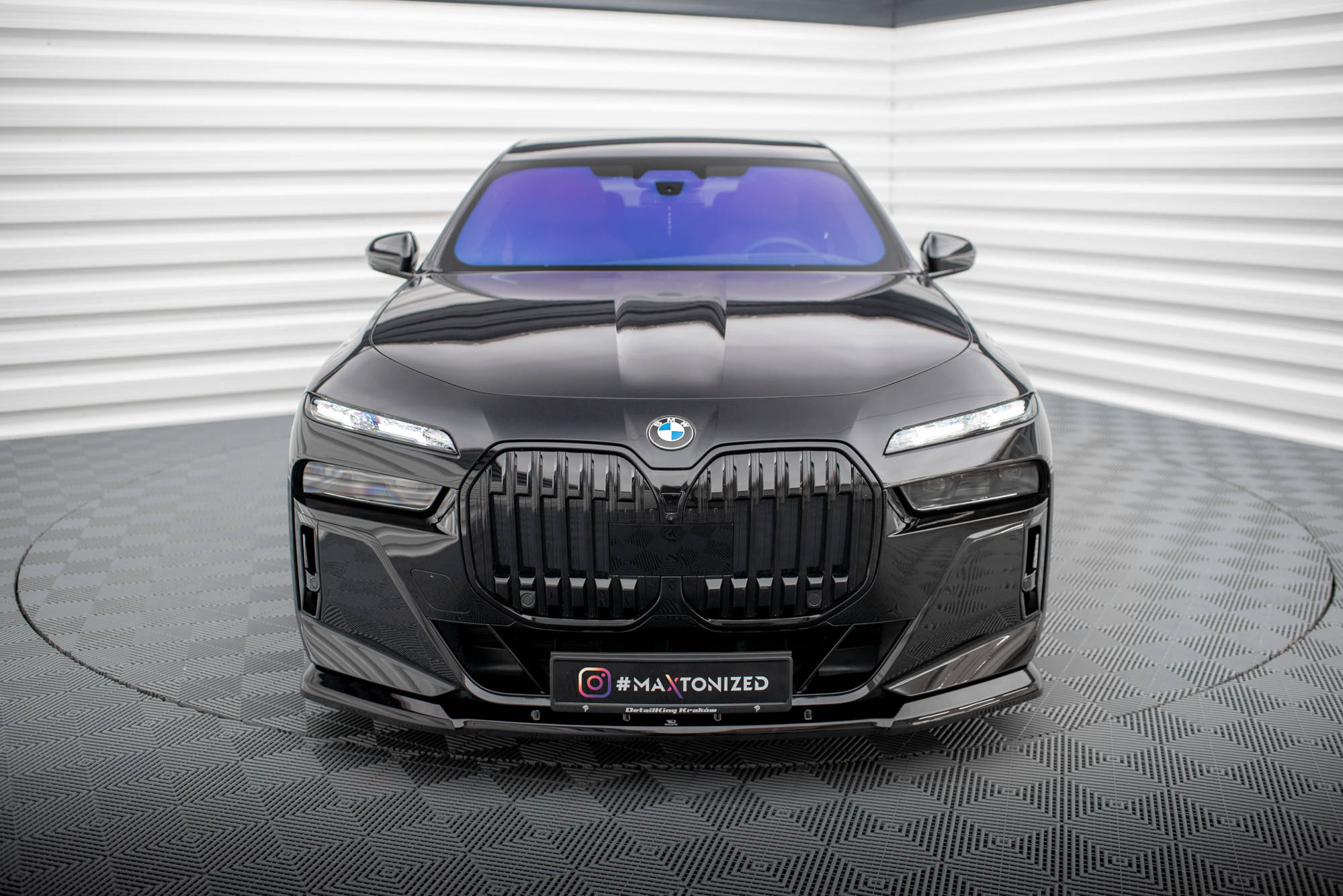 Frontlippe V1 für BMW 7 M - Paket / M760e / i7 M - Paket G70