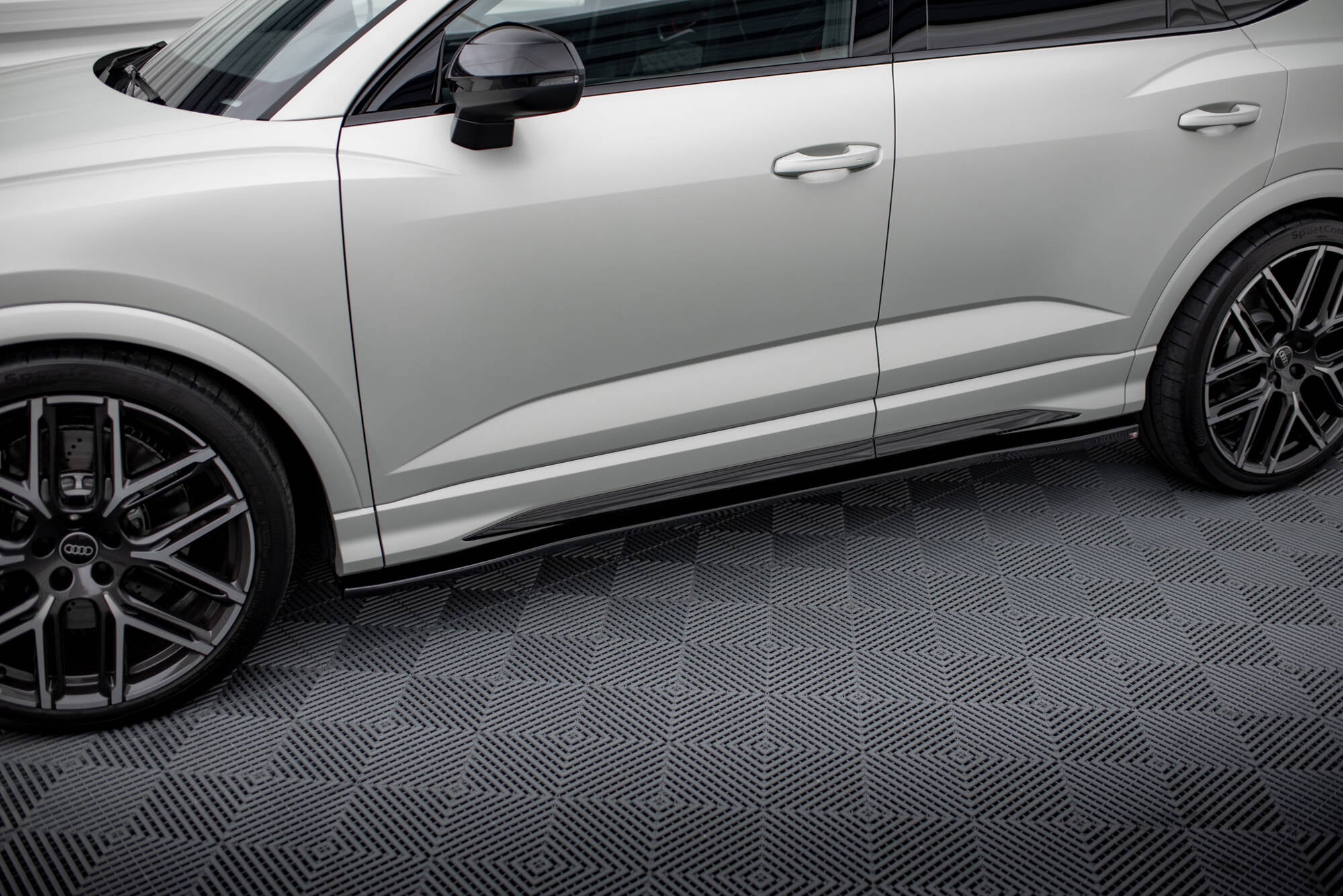 Seitenschweller V2 Ansatz für Audi Q3 S-Line / RSQ3 F3