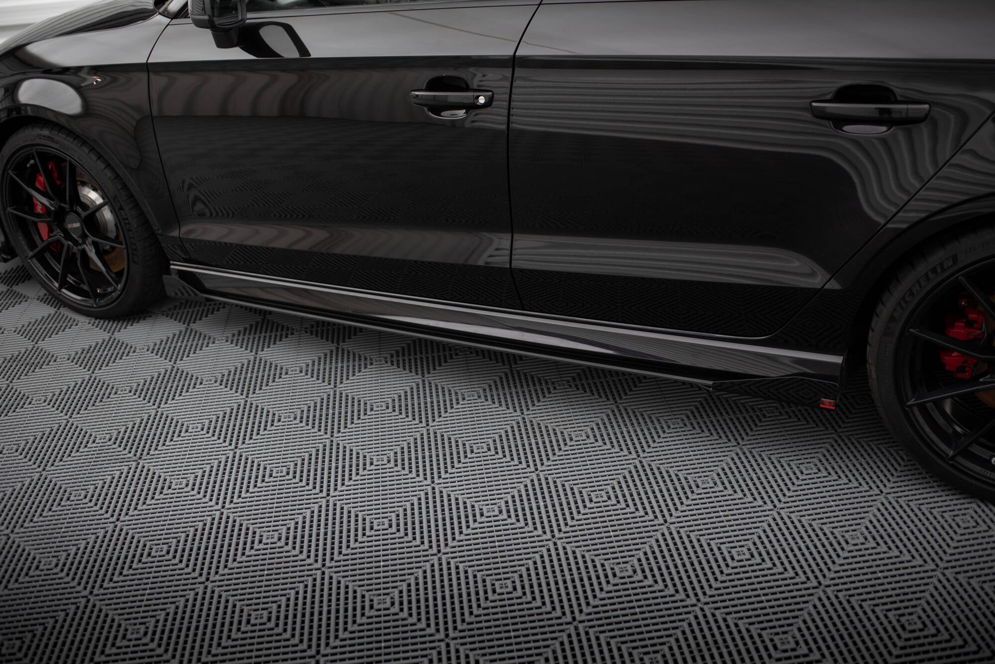Street Pro Seitenschweller V1 Ansatz für für + Flaps Audi RS3 Limousine 8V Facelift