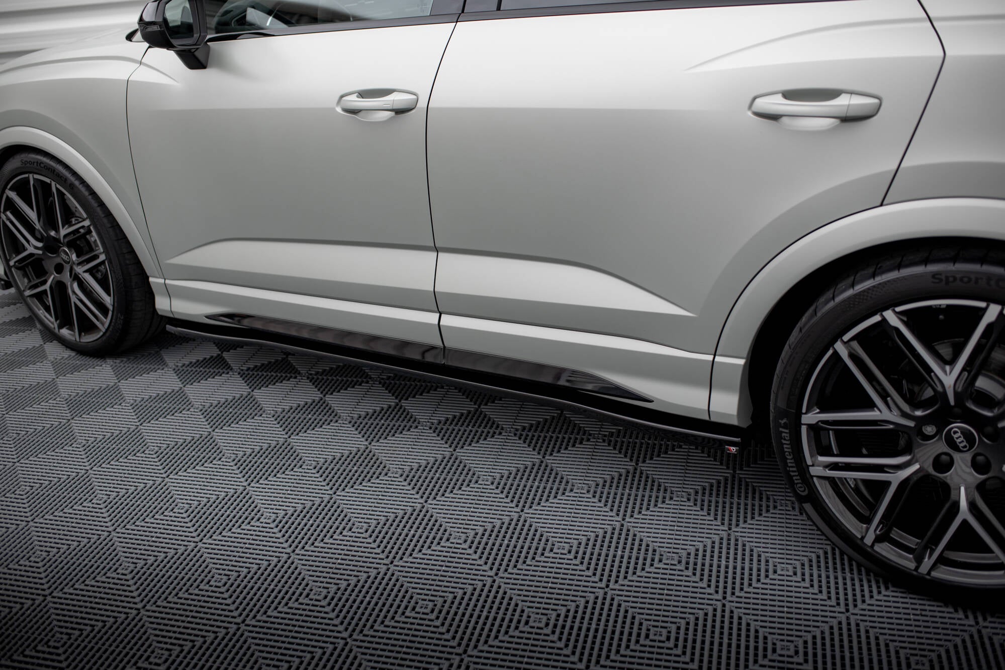 Seitenschweller V2 Ansatz für Audi Q3 S-Line / RSQ3 F3