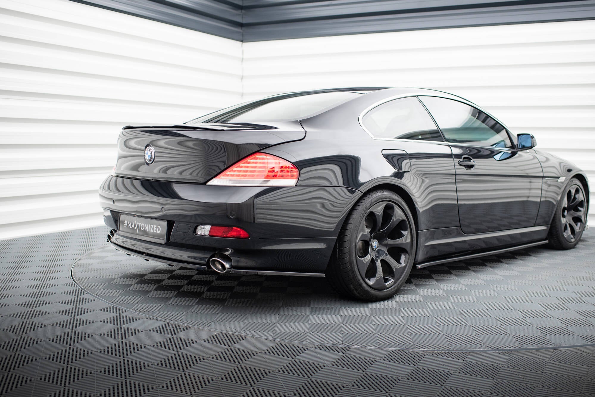 Mittlerer Cup Diffusor DTM Look Heck Ansatz für BMW 6er Coupe / Cabrio E63 / E64