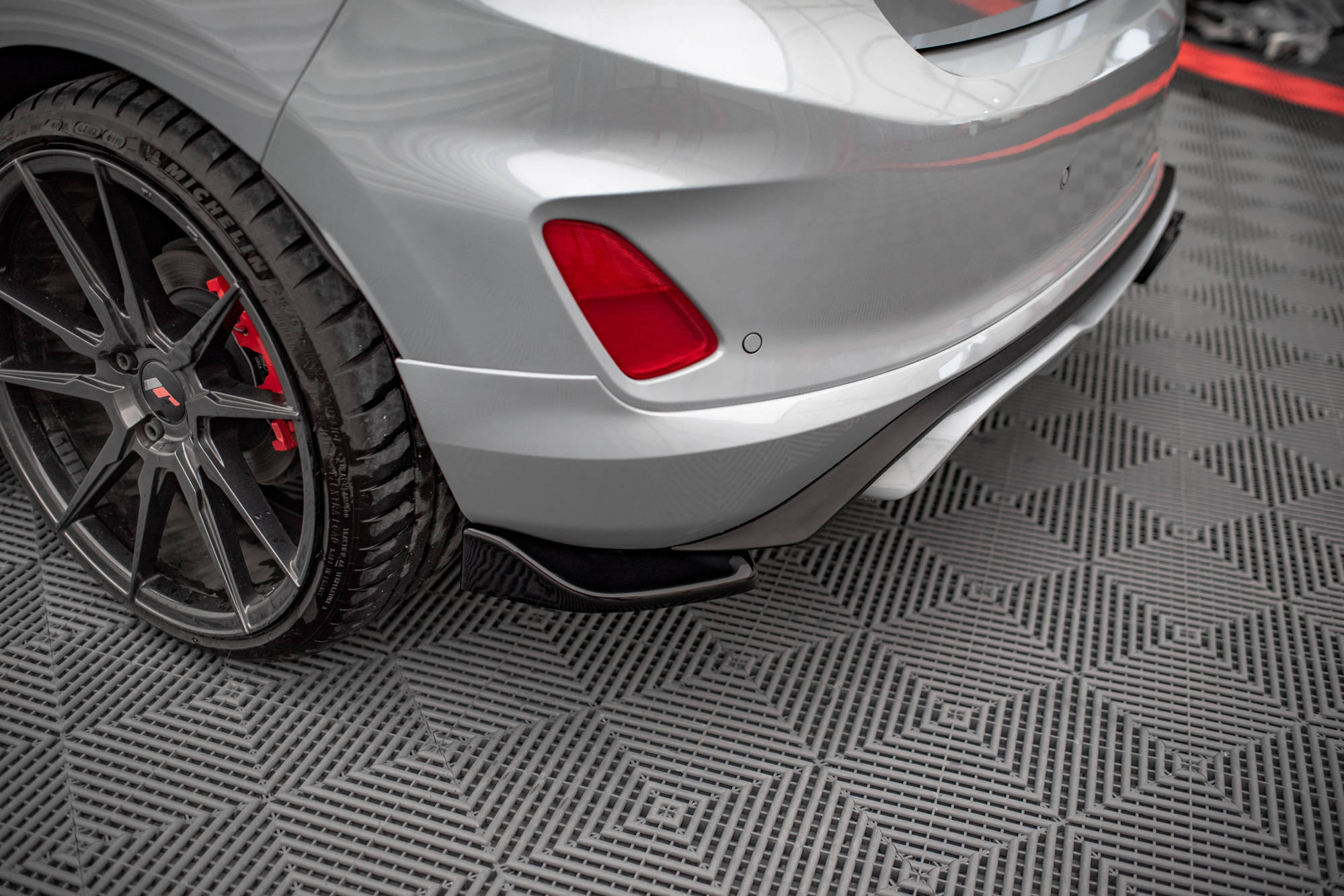 Heck Ansatz Flaps Diffusor V1 für Ford Fiesta ST Mk8
