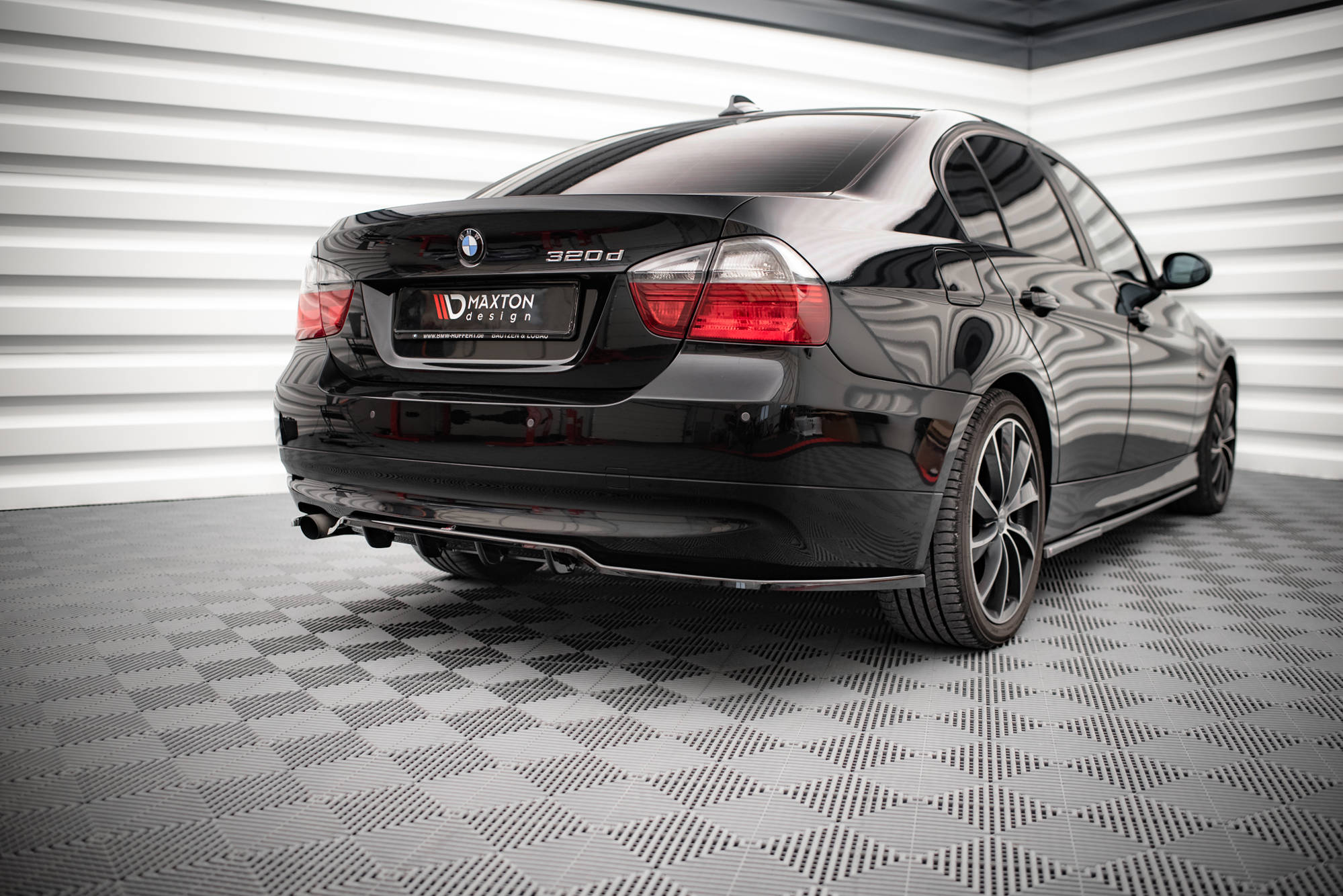 Mittlerer Cup Diffusor DTM Look Heck Ansatz für BMW 3er Limousine E90