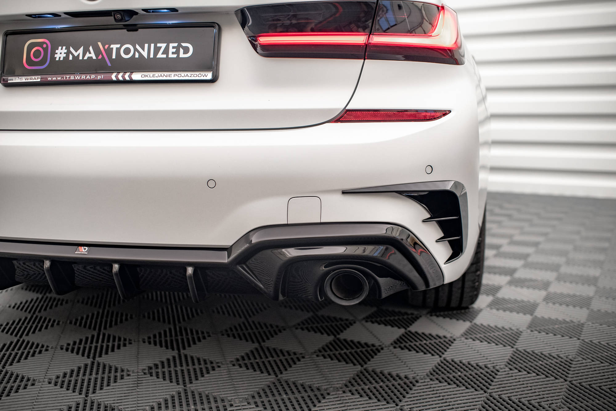 Diffusor Heck Ansatz für BMW 3er M-Paket G20 / G21 (Passend für Fahrzeuge mit Anhängerkupplung)