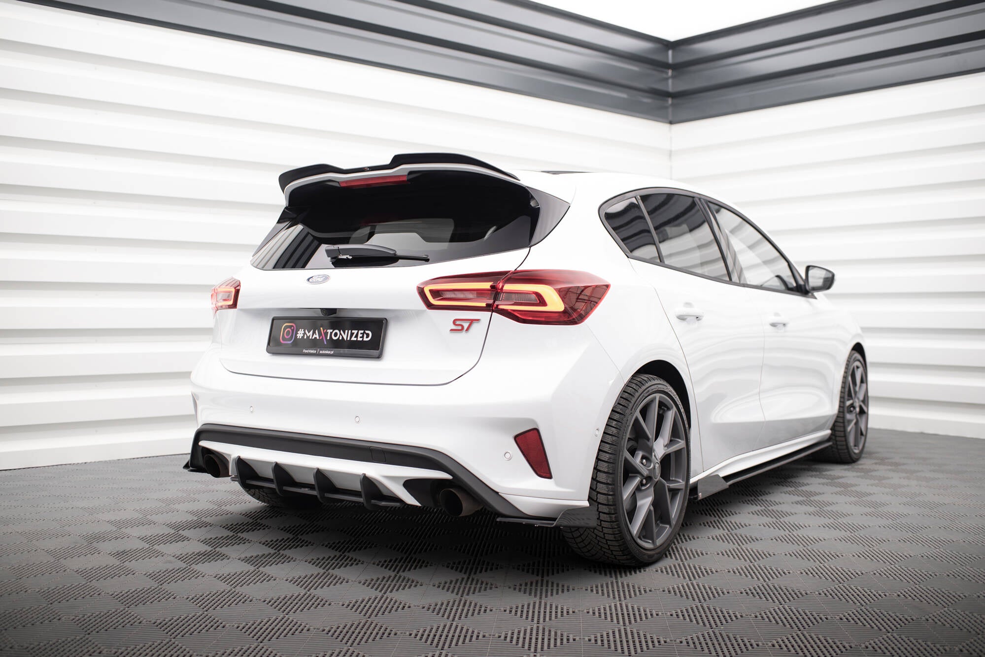 Street Pro Heck Ansatz Flaps Diffusor + Flaps für Ford Focus ST Mk4