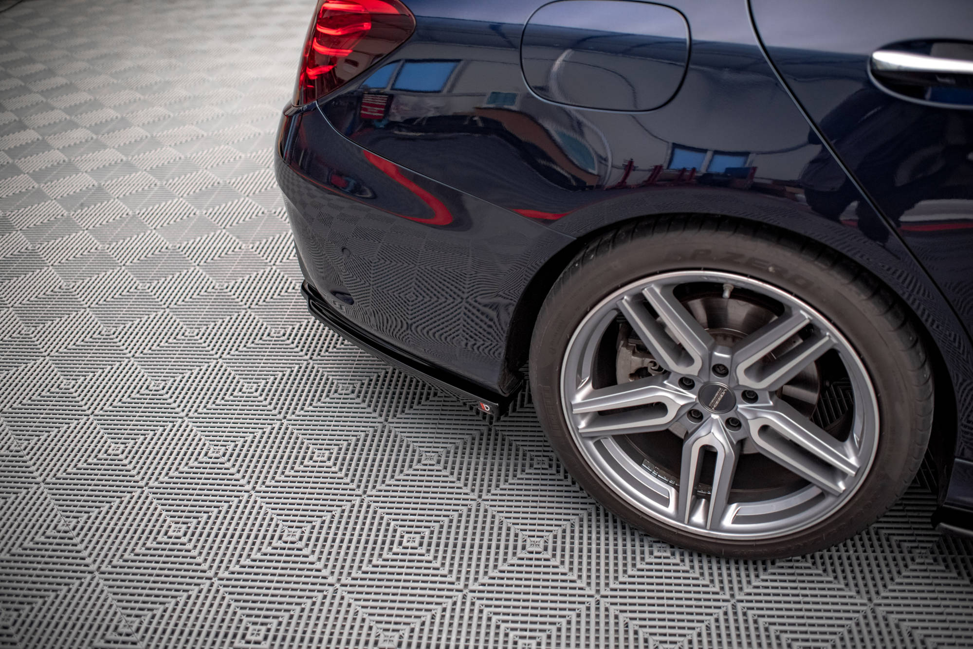 Heck Ansatz Flaps Diffusor für Mercedes-AMG C 43 Limousine W205 Facelift