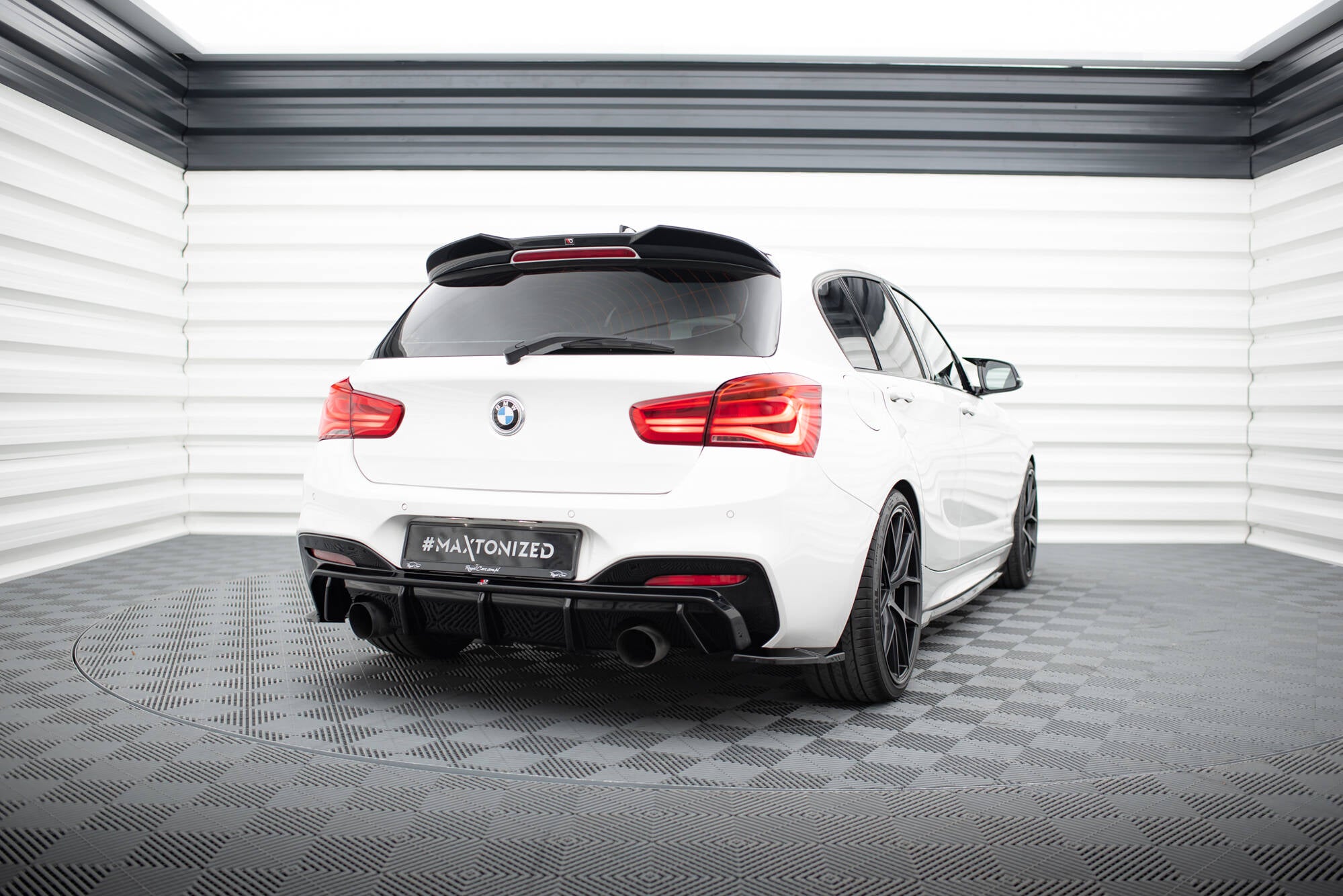Flaps Heckansatz V5 Diffusor für (Für heckansatz ) BMW 1er M - Paket / M140i F20 Facelift