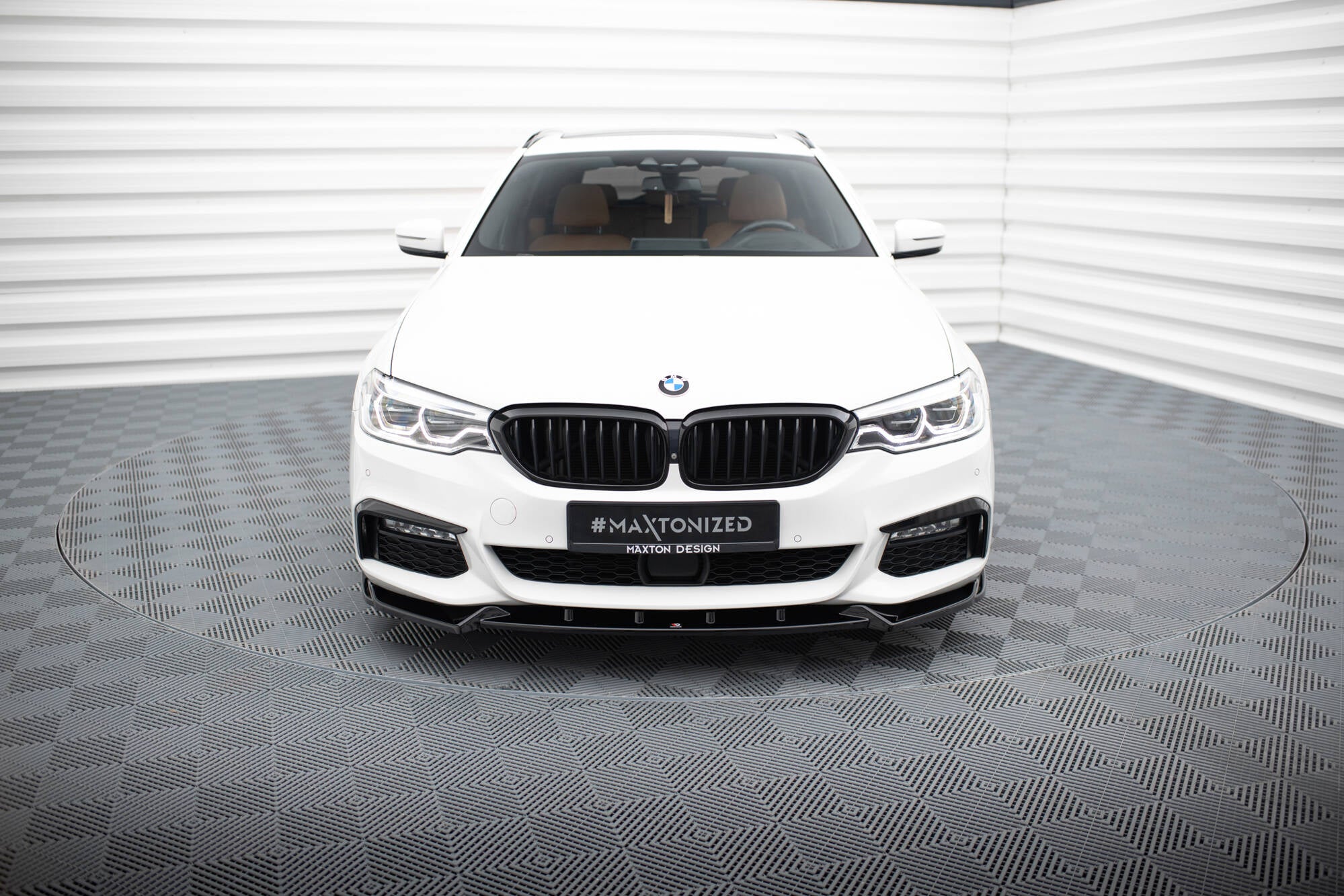 Frontlippe V4 für BMW 5er M - Paket / M550d / M550i G30/ G31 M - Paket