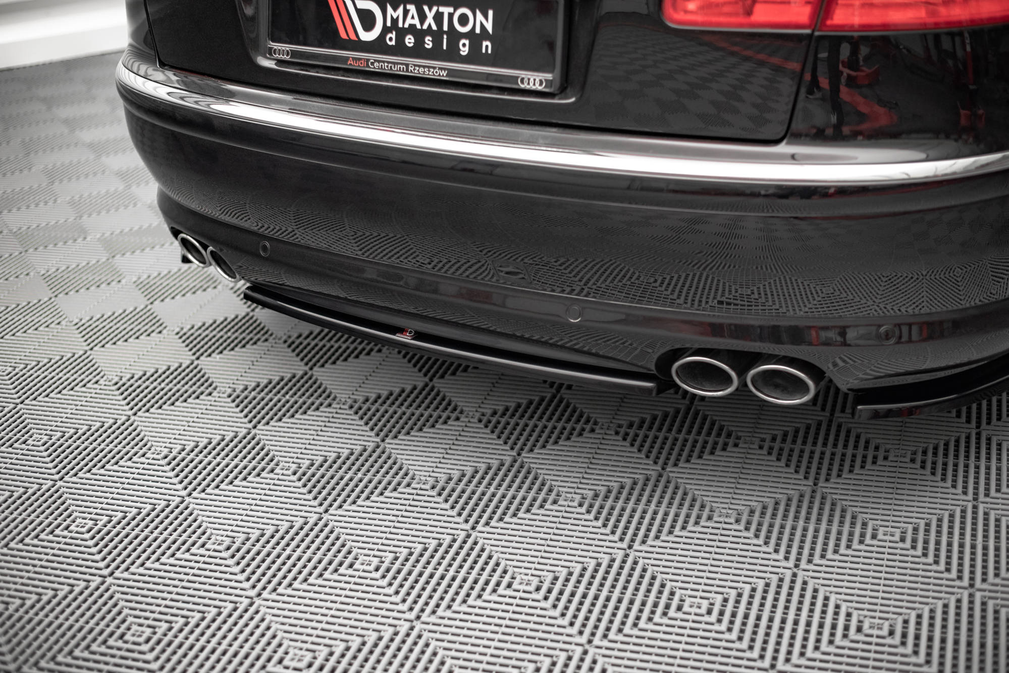 Heckansatz für Audi S8 D3