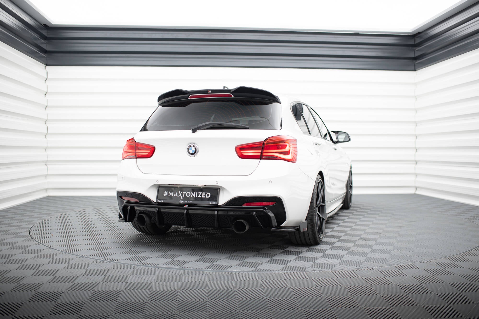 Flaps Heckansatz V5 Diffusor + Flaps für (Für heckansatz ) BMW 1er M - Paket / M140i F20 Facelift