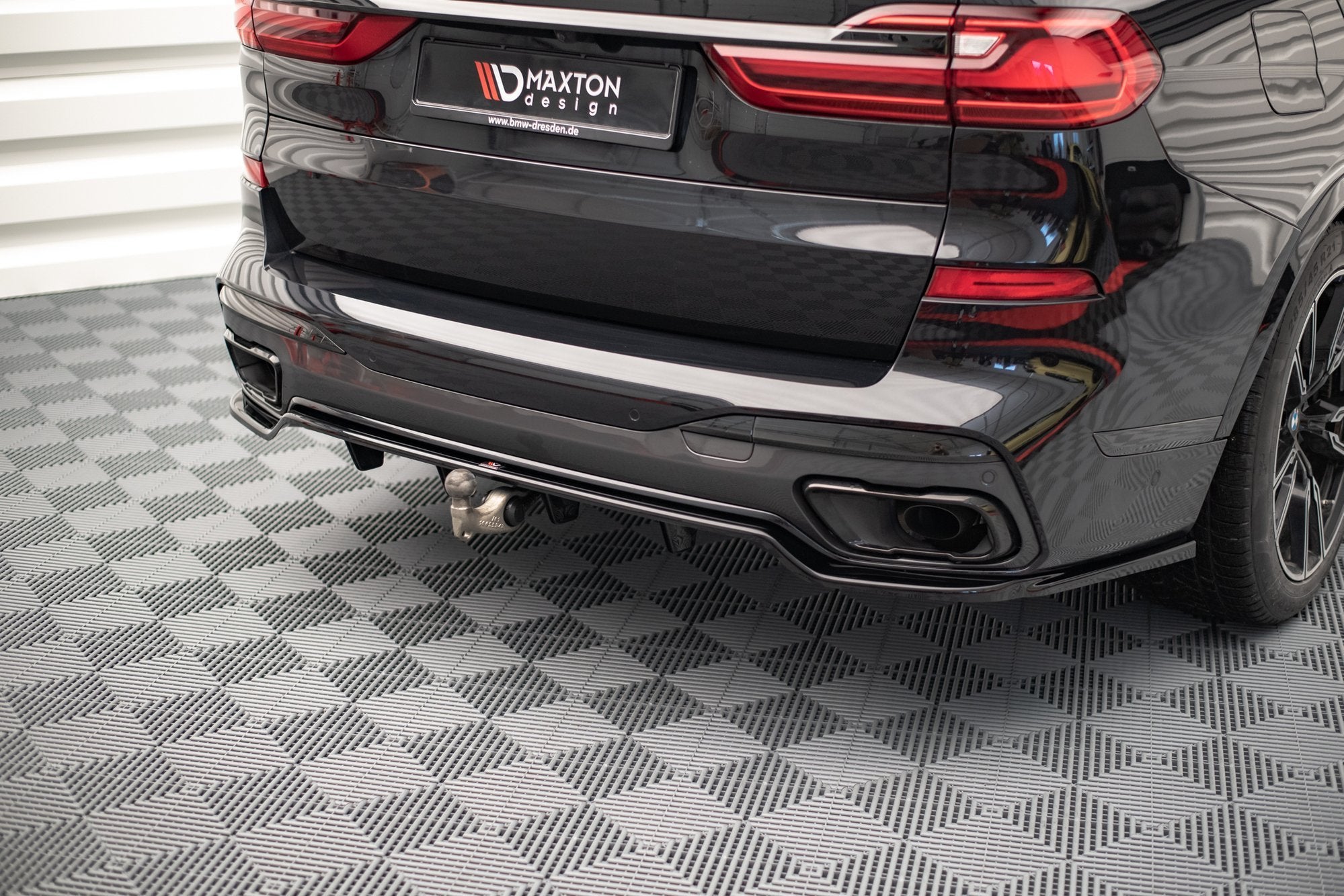 Mittlerer Cup Diffusor DTM Look Heck Ansatz für BMW X7 M-Paket G07
