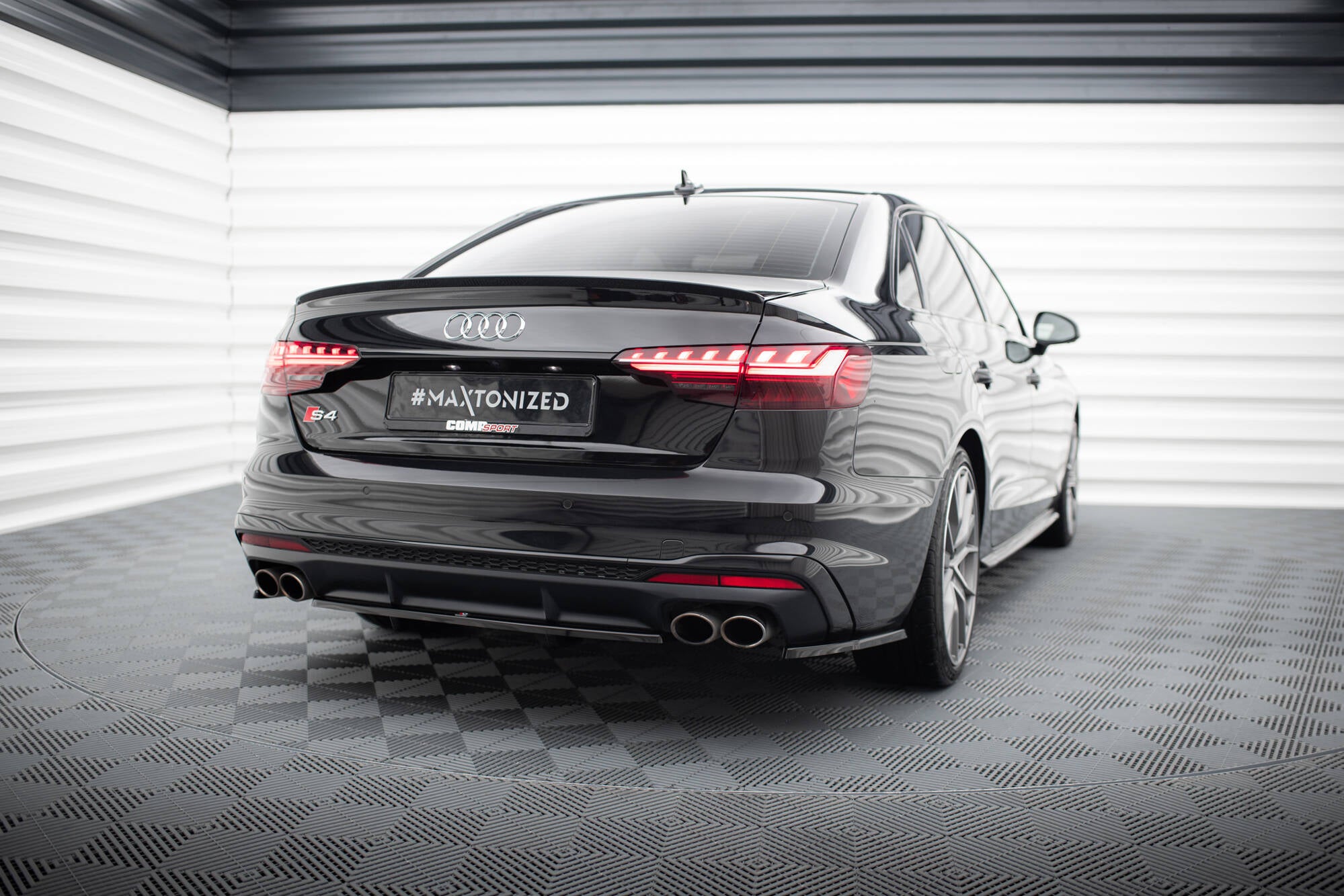 Mittlerer Cup Diffusor DTM Look Heck Ansatz für Audi S4 B9 Facelift