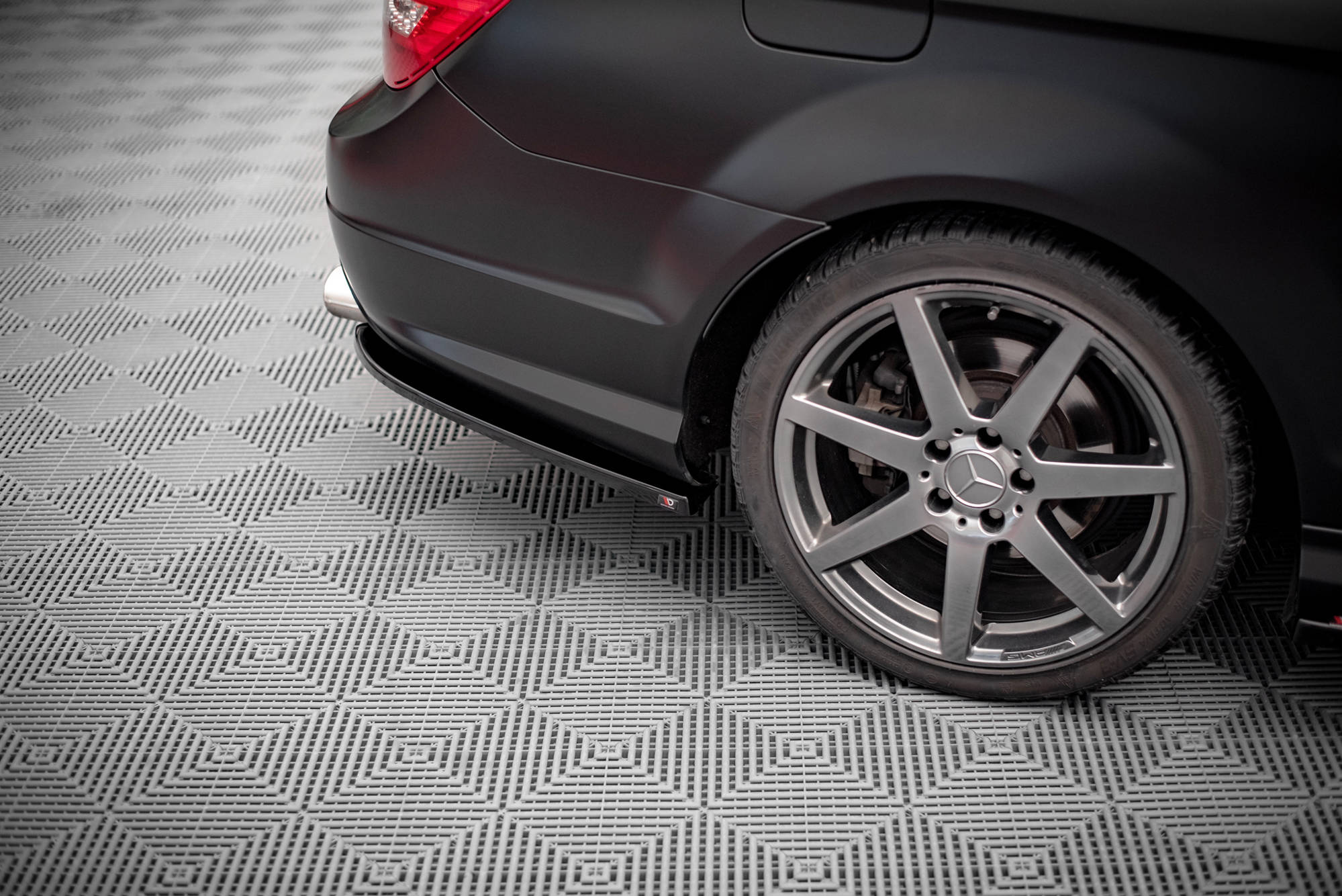 Heck Ansatz Flaps Diffusor für Mercedes-Benz C Coupe / Limousine / Kombi AMG-Line C204 / W204 Facelift / S204 Facelift