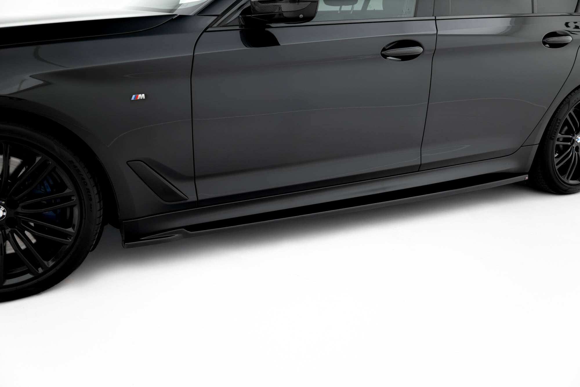 Seitenschweller V2 Ansatz für BMW M550i / M550d Limousine G30 / G30 Facelift