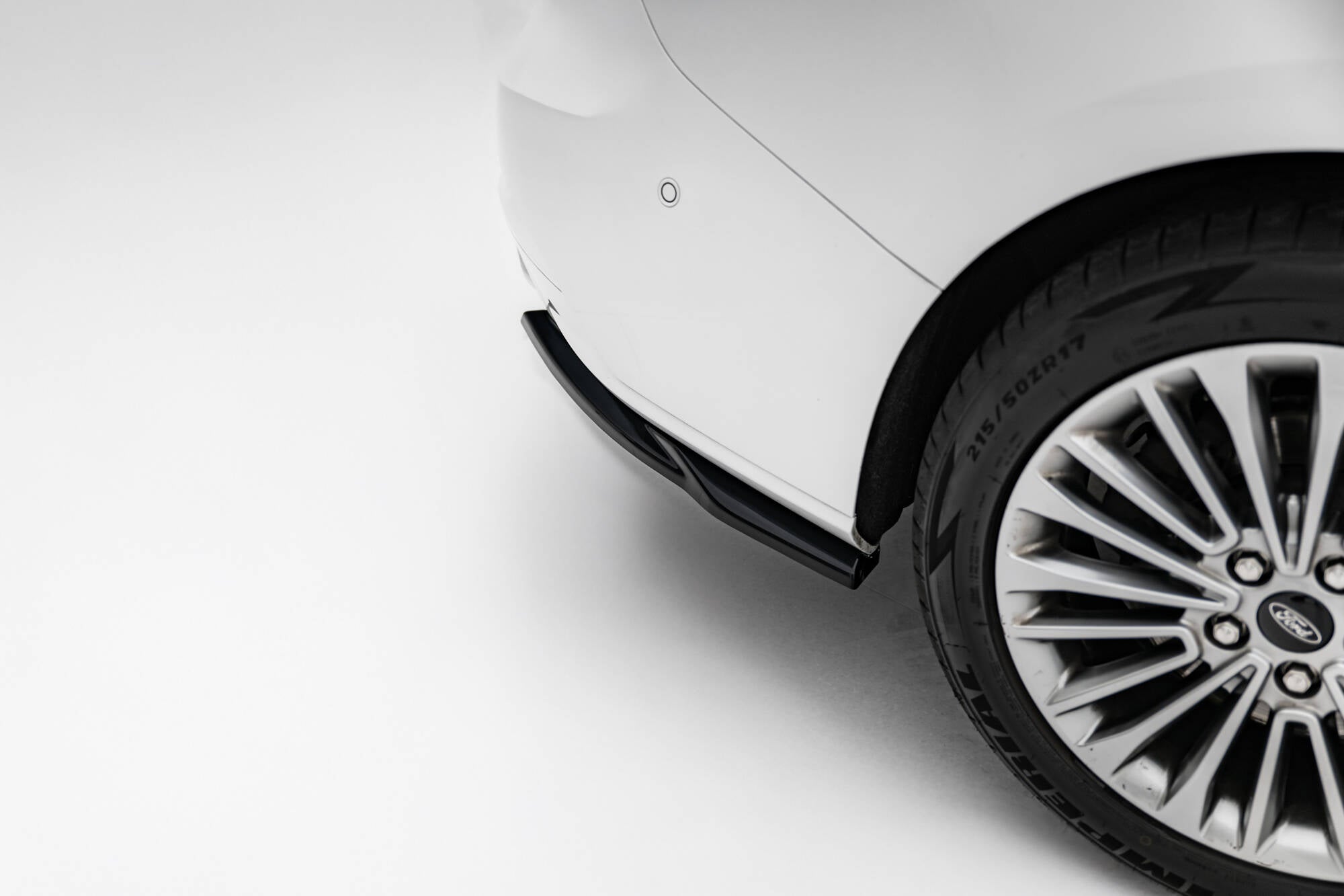 Heck Ansatz Flaps Diffusor für Ford Focus Vignale Kombi Mk4