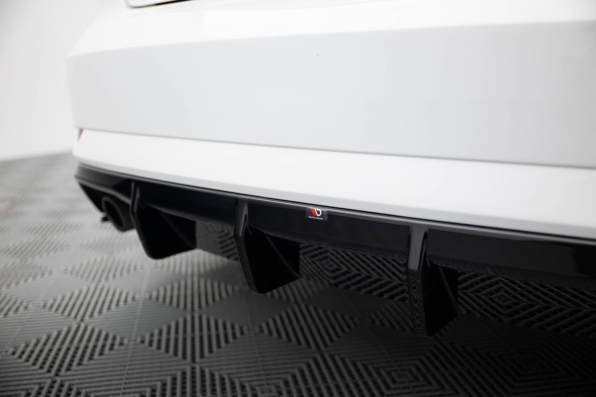 Diffusor Heck Ansatz für Audi A3 Limousine 8V Facelift (Einzelauspuff li. re.)
