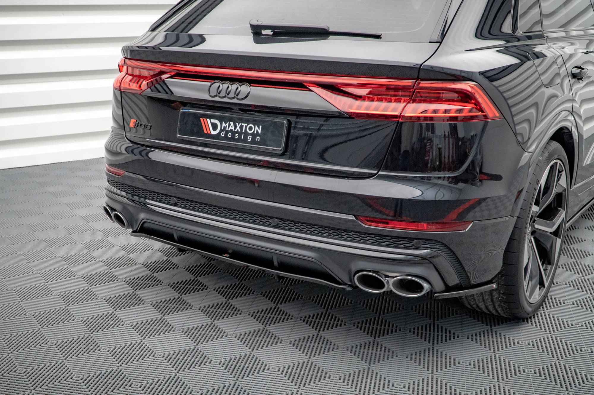 Mittlerer Cup Diffusor DTM Look Heck Ansatz für Audi SQ8 Mk1