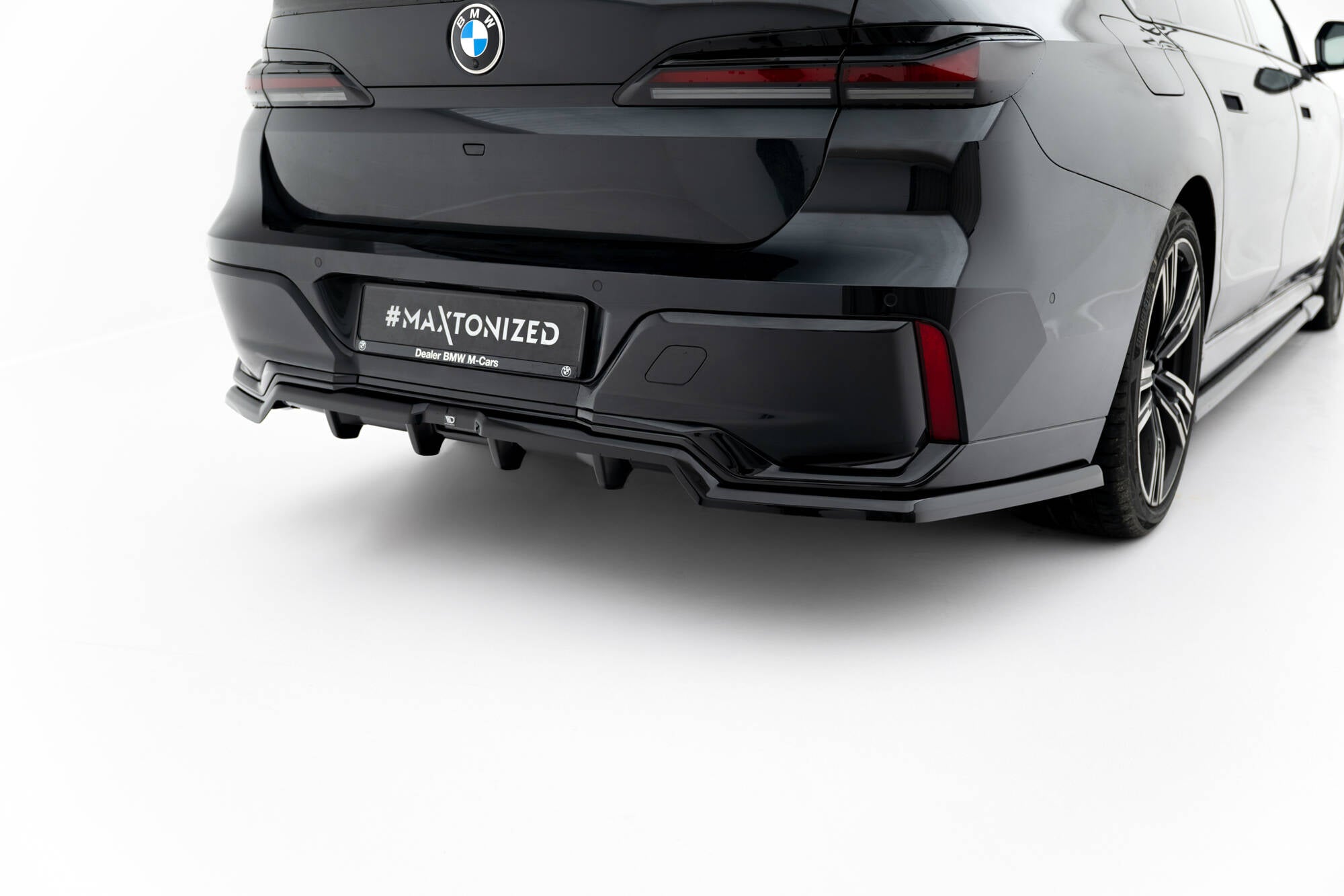 Mittlerer Cup Diffusor DTM Look Heck Ansatz für BMW 7 M-Paket G70