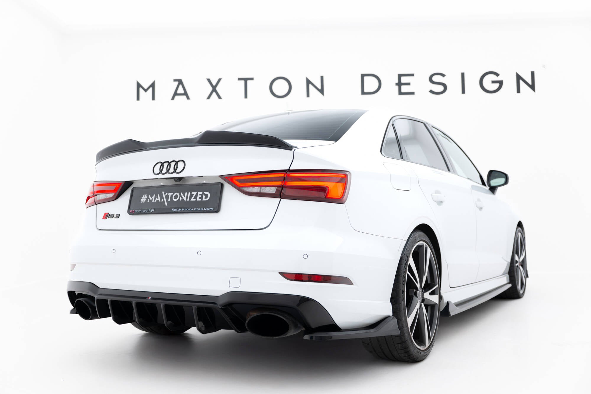 Diffusor V2 Heck Ansatz für Audi RS3 Limousine 8V Facelift