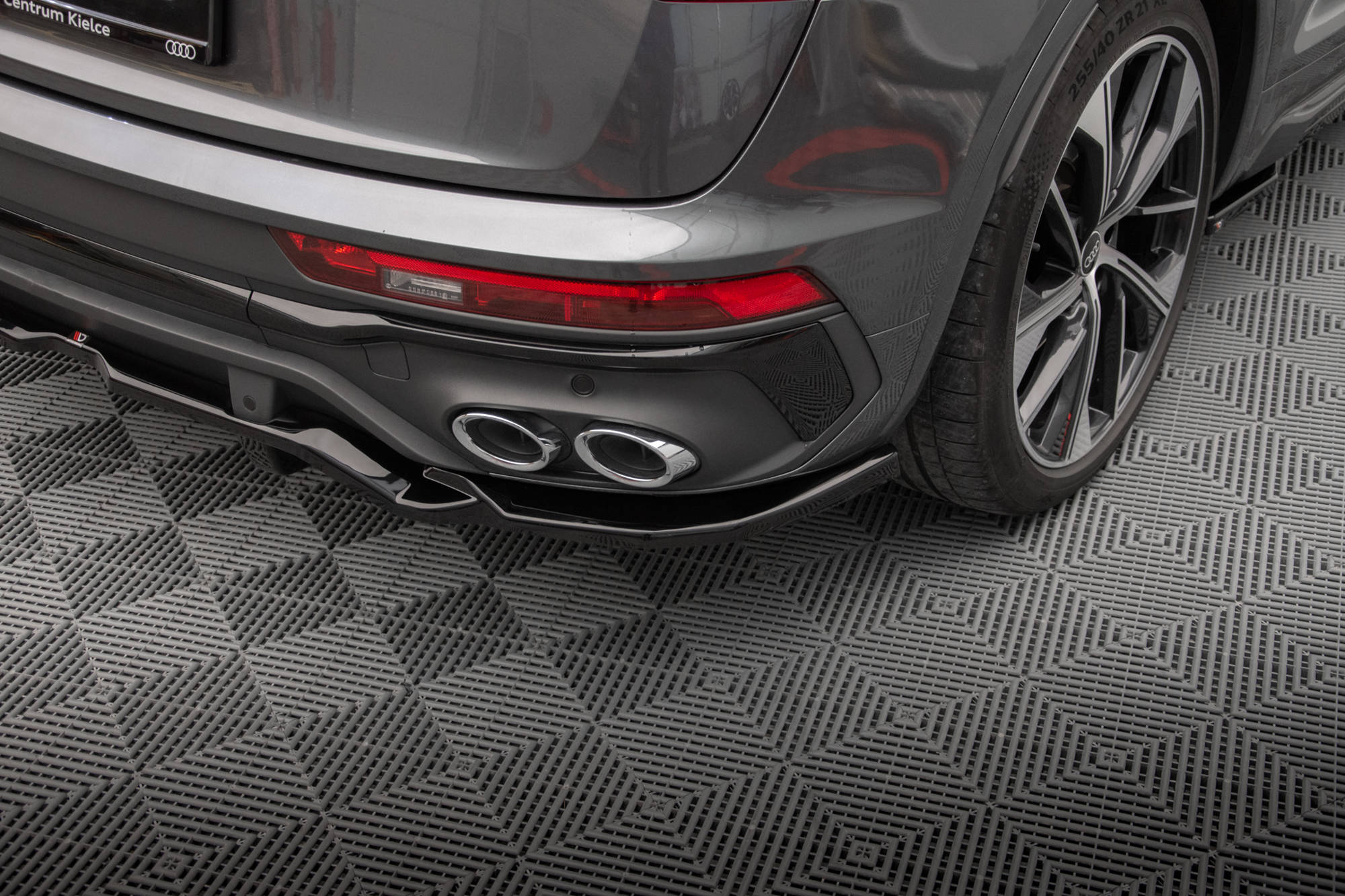 Mittlerer Cup Diffusor DTM Look Heck Ansatz für Audi SQ5 / Q5 S-Line Sportback Mk2 Facelift