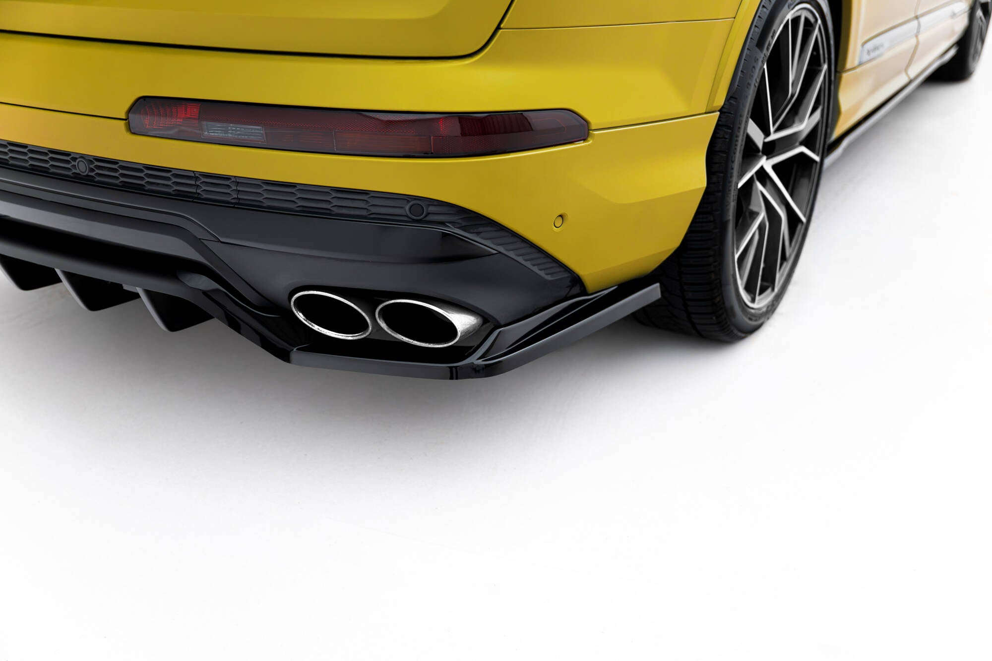 Mittlerer Cup Diffusor DTM Look Heck Ansatz für Audi SQ7 Mk2 (4M) Facelift