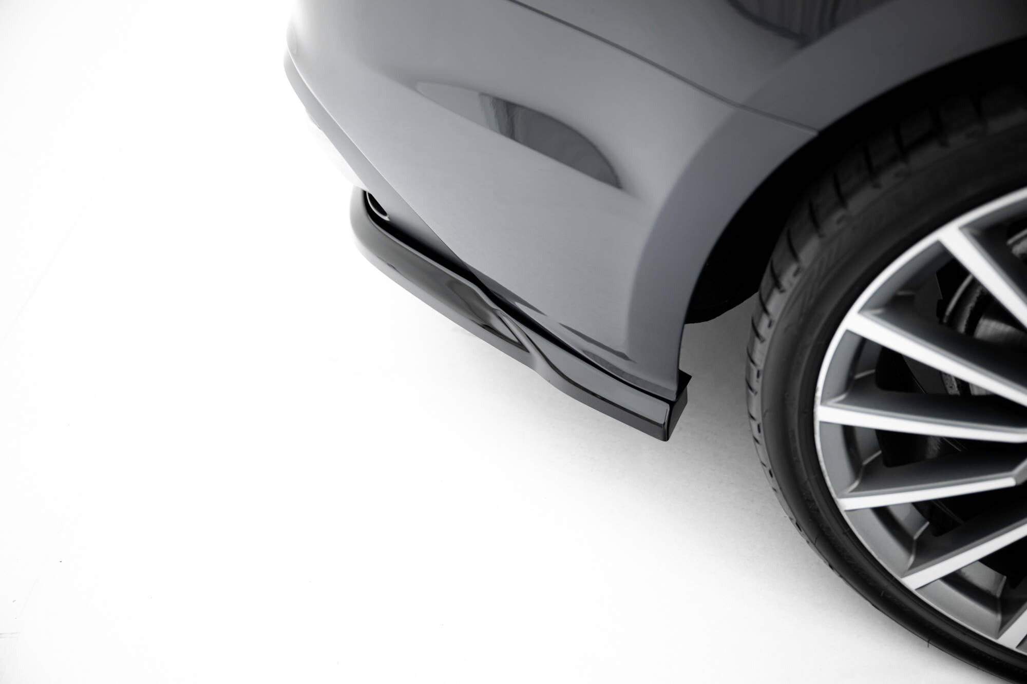 Mittlerer Cup Diffusor DTM Look Heck Ansatz für Audi A5 F5 Facelift