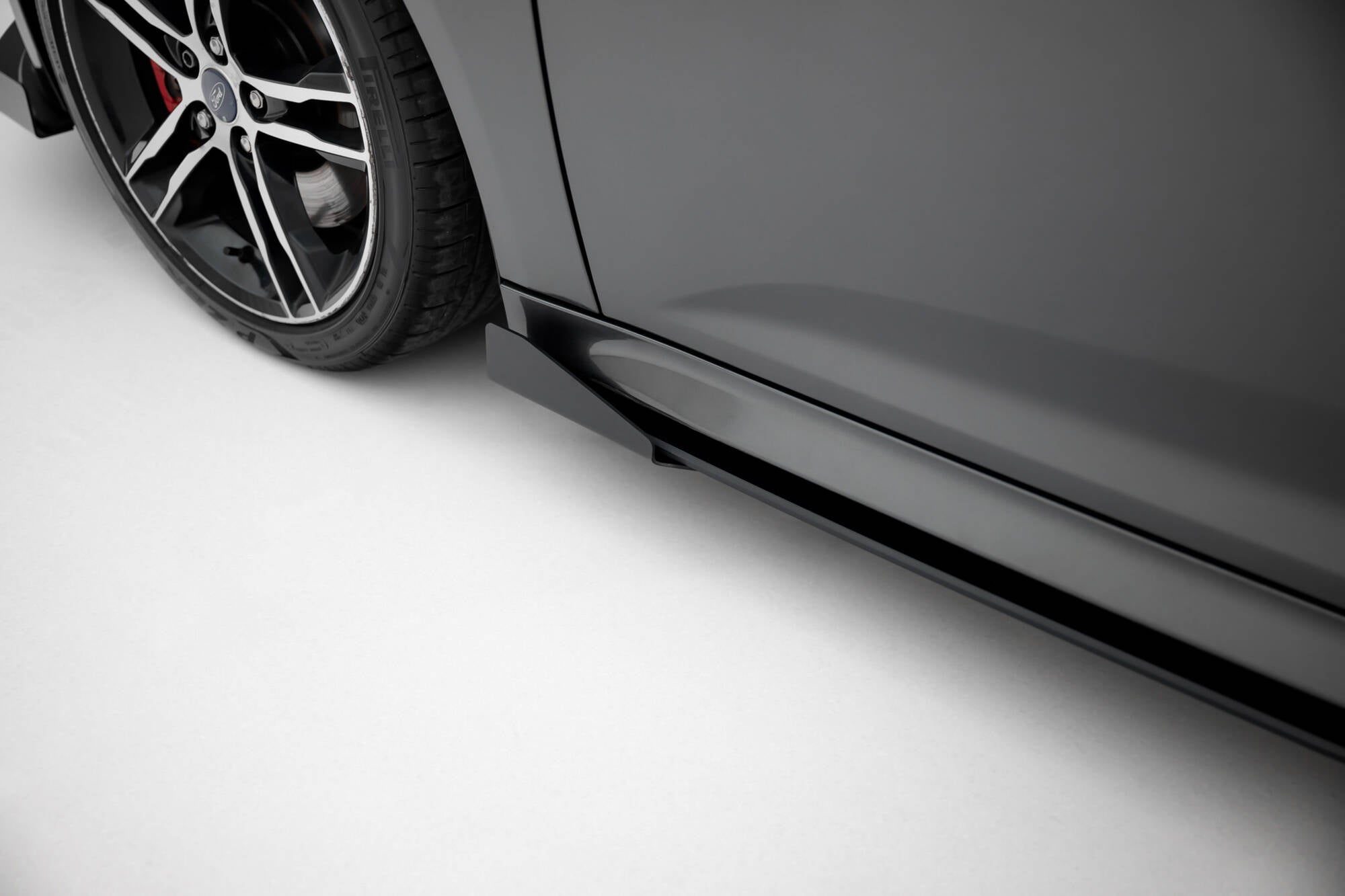 Street Pro Seitenschweller Ansatz + Flaps für Ford Focus ST Mk3 Facelift