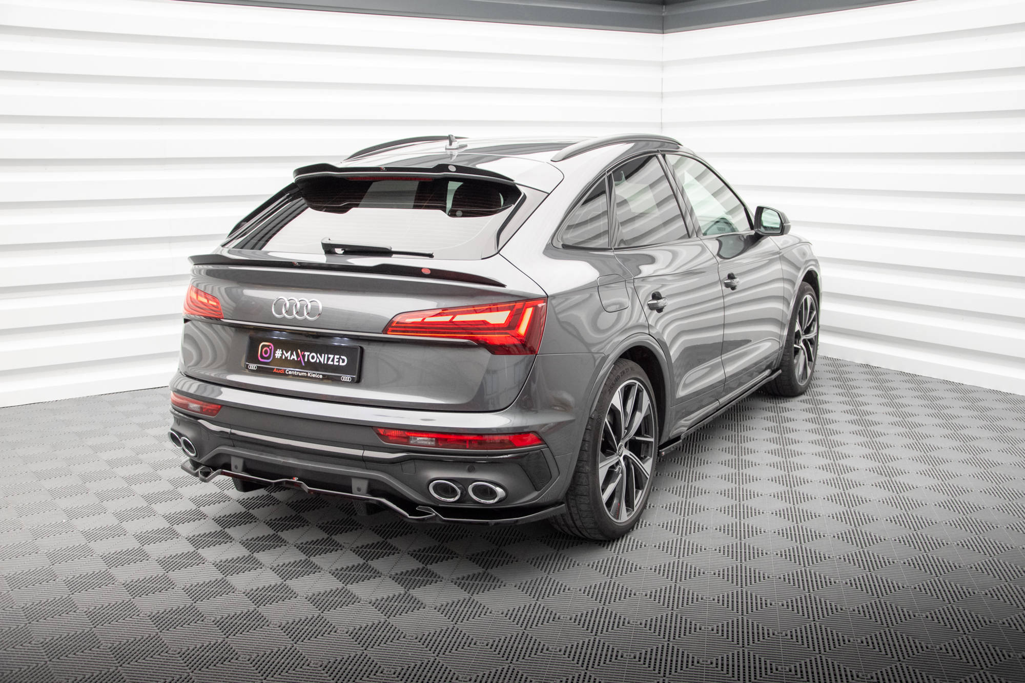 Mittlerer Cup Diffusor DTM Look Heck Ansatz für Audi SQ5 / Q5 S-Line Sportback Mk2 Facelift