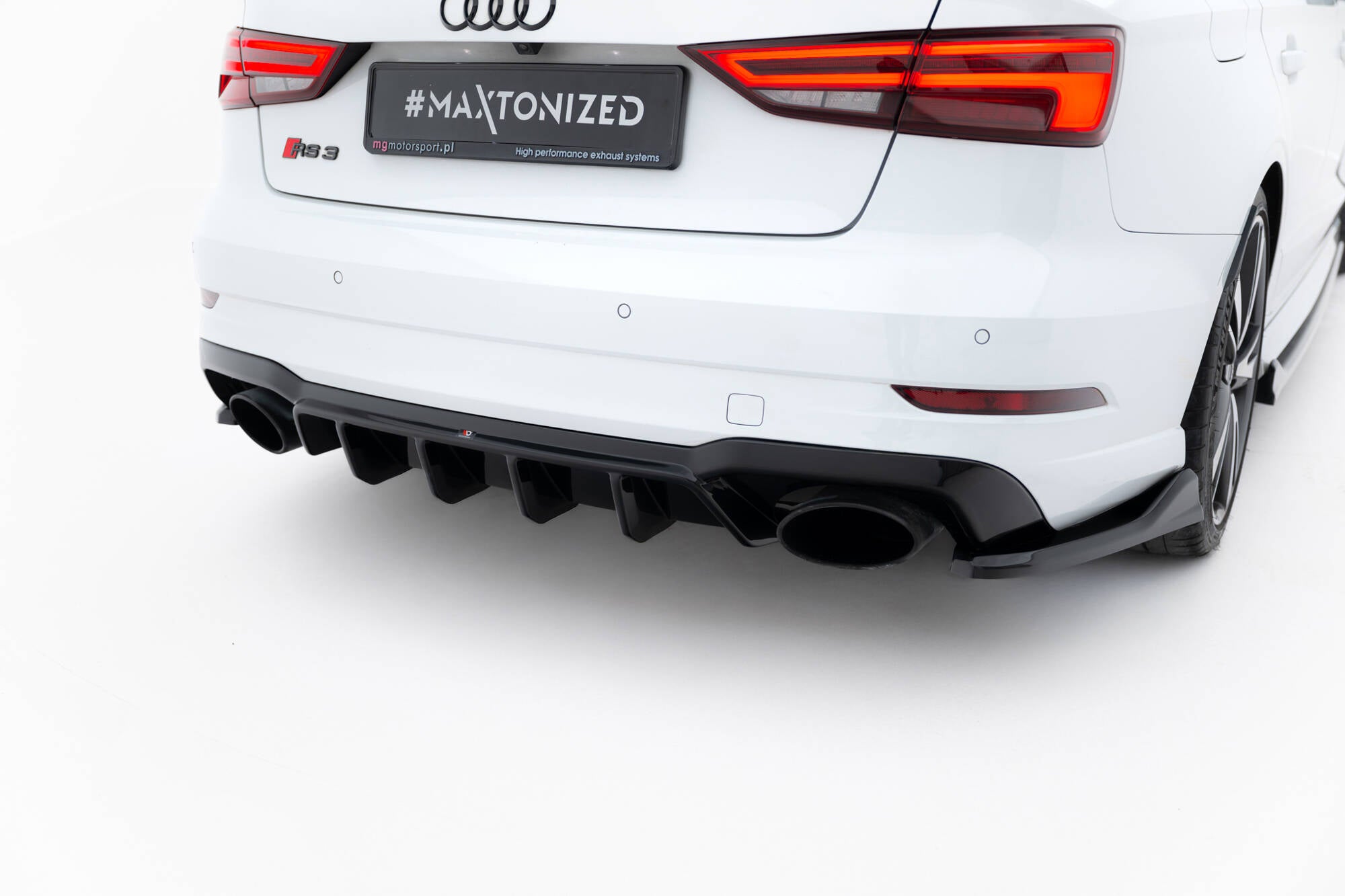 Diffusor V2 Heck Ansatz für Audi RS3 Limousine 8V Facelift