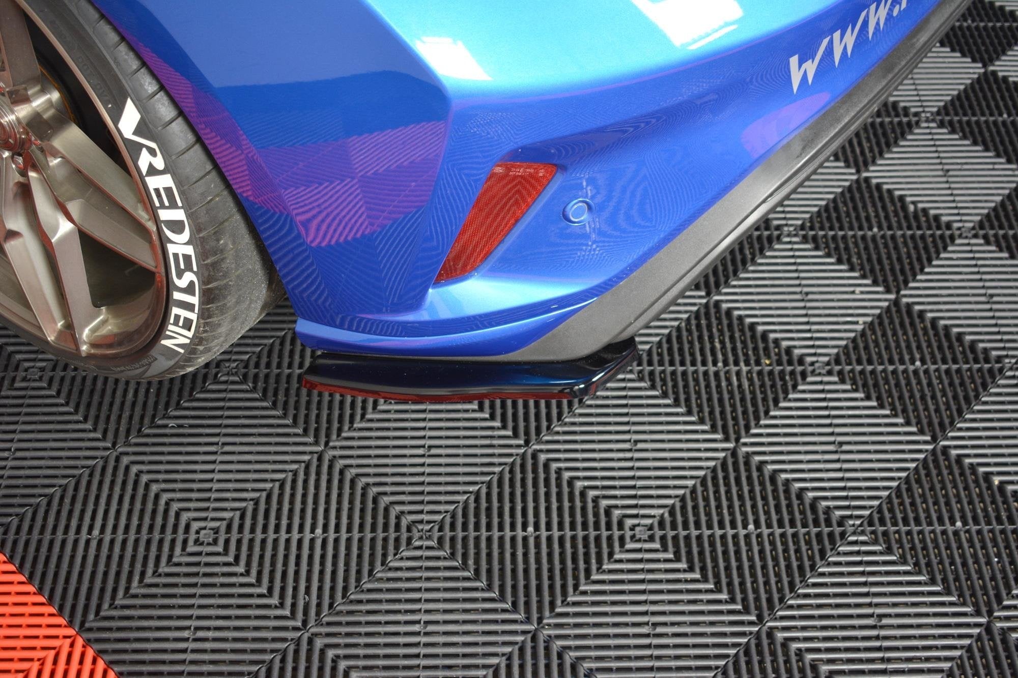 Heck Ansatz Flaps Diffusor V1 für Ford Focus ST-Line Carbon Look